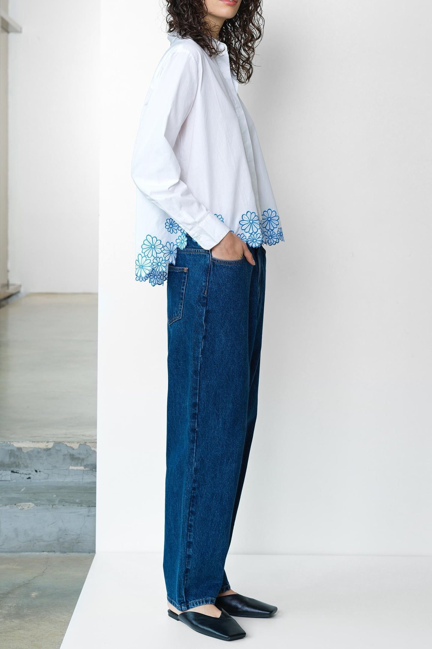 CAMBRIA COTTON FLORAL HEM SHIR LINEN WHITE/AZURE BL 5