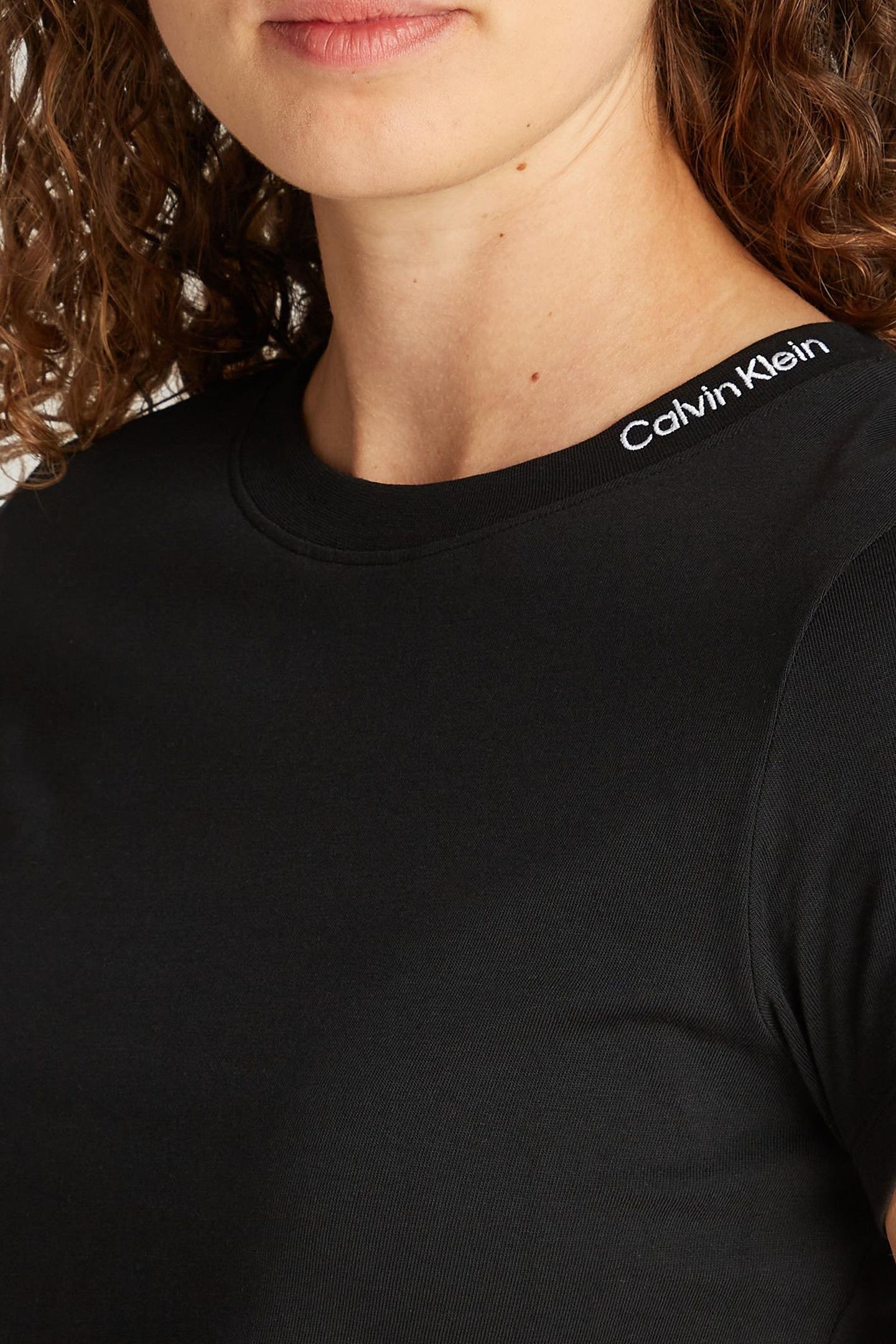 LOGO NECKLINE T-SHIRT BLACK 6