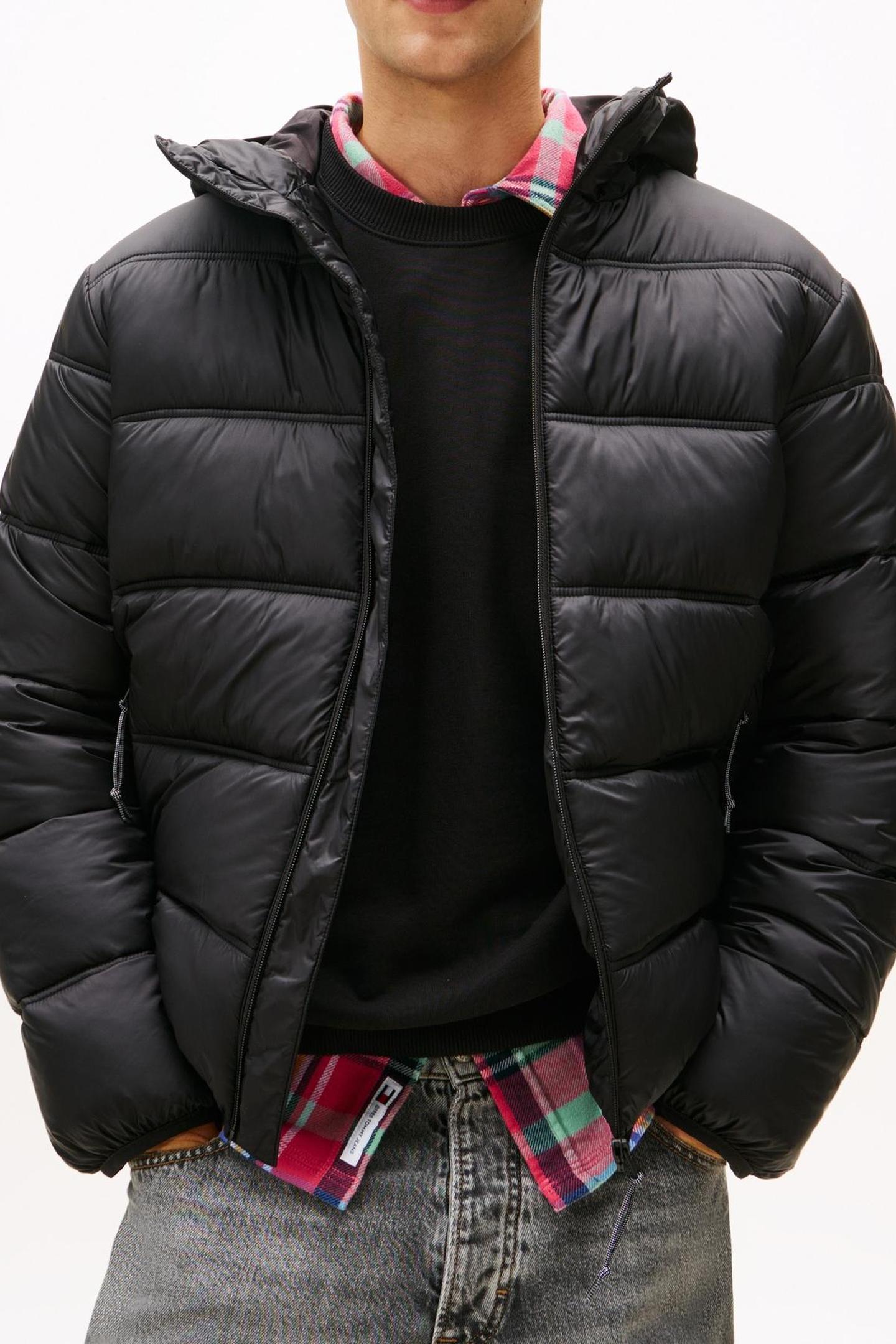 TJM HOODED LOGO JACKET BLACK 5