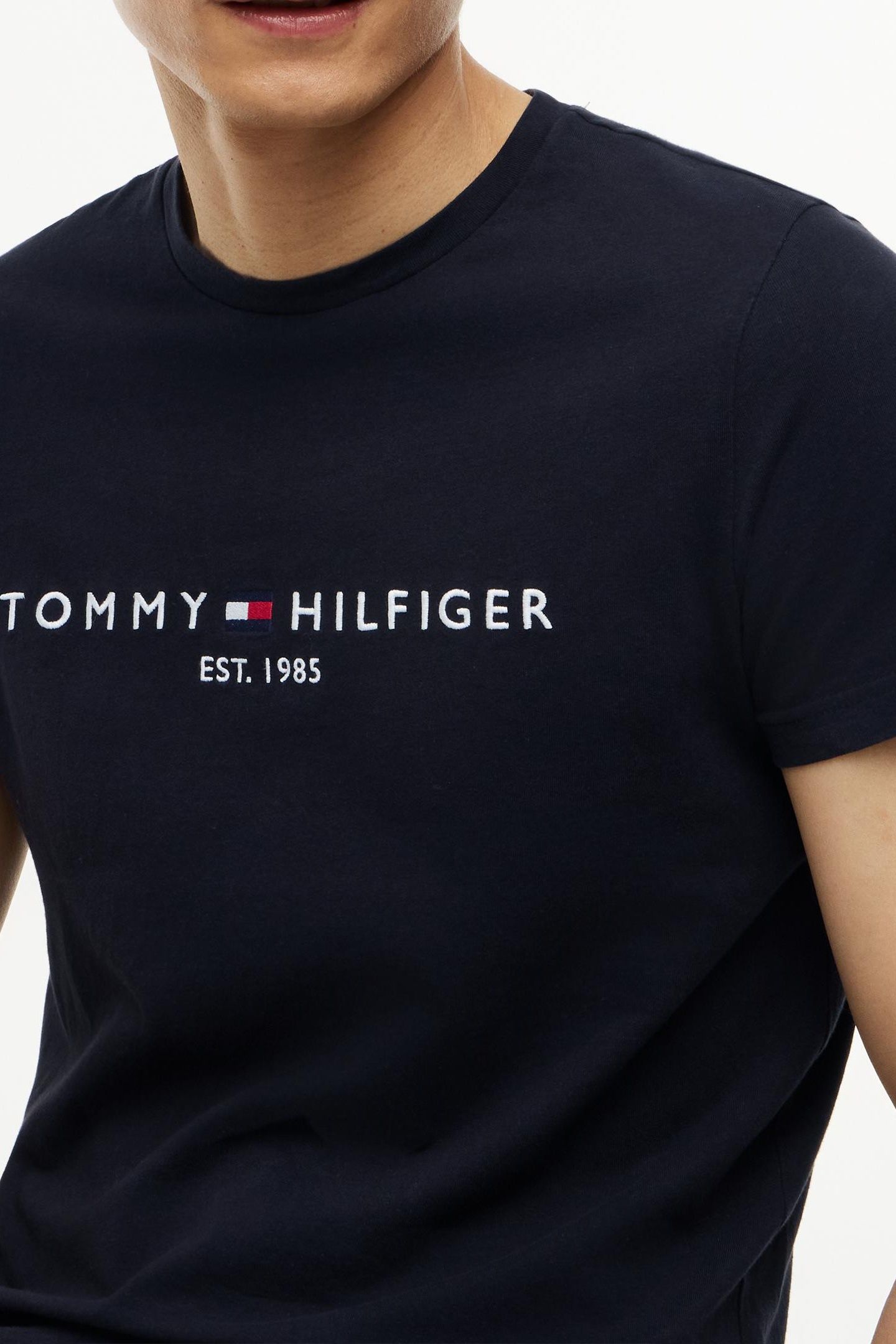 CORE TOMMY LOGO TEE JET BLACK 8