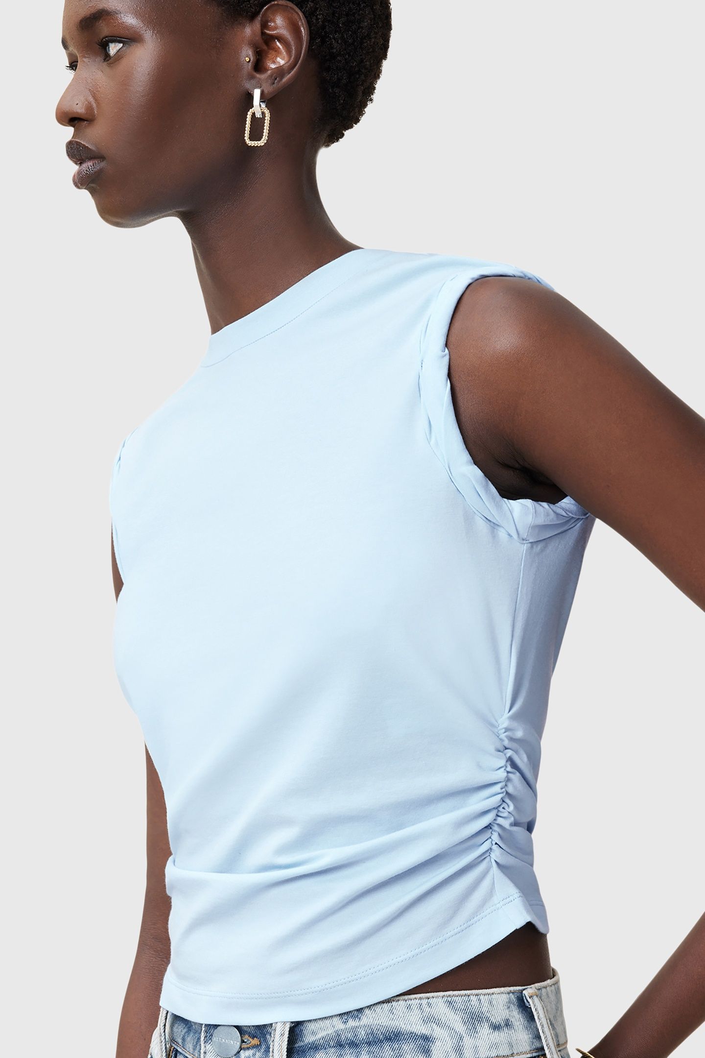 WEST TANK WHITE 6