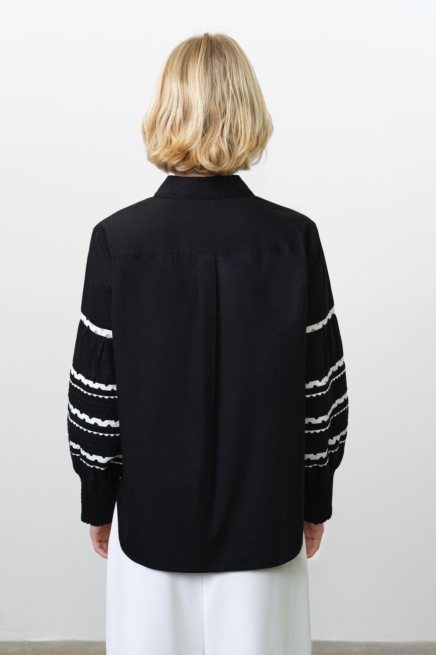 CAMBRIA COTTON RIC RAC SHIRT BLACK/LINEN WHITE 3