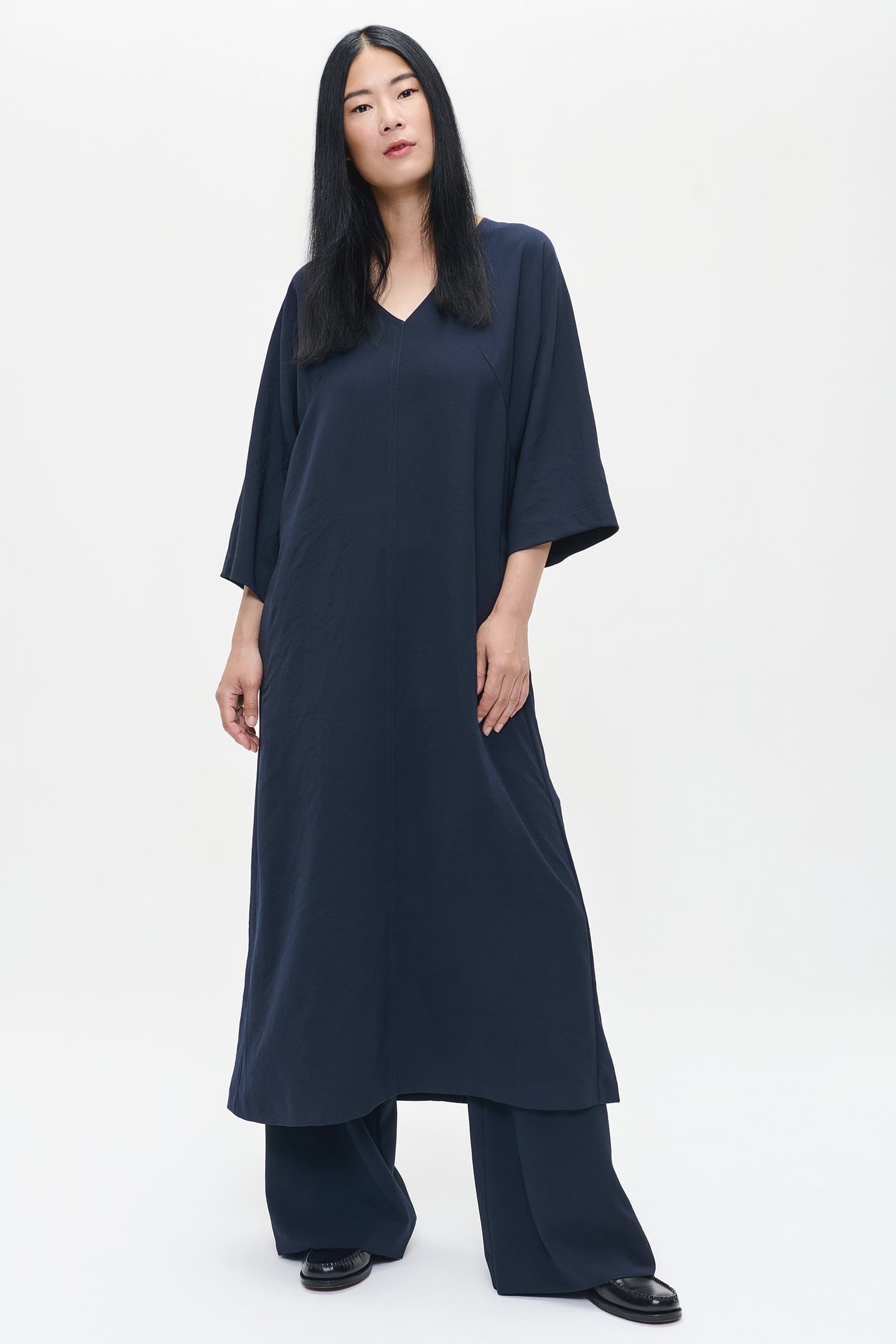 JAPANESE CREPE V-NECK DRESS MIDNIGHT BLUE 1