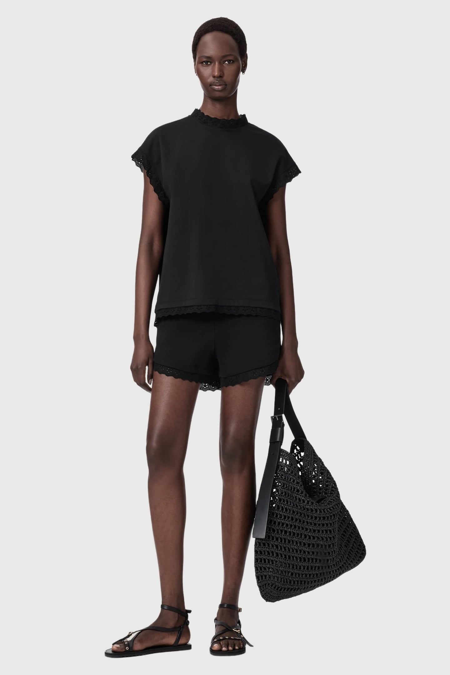 LELE LACE SHORT BLACK 1