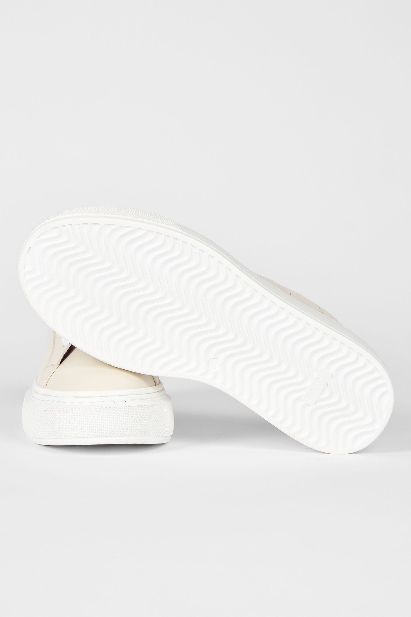 WOMENS SHOE GUPPY WHITE SWIRL STITCH WHITE 4