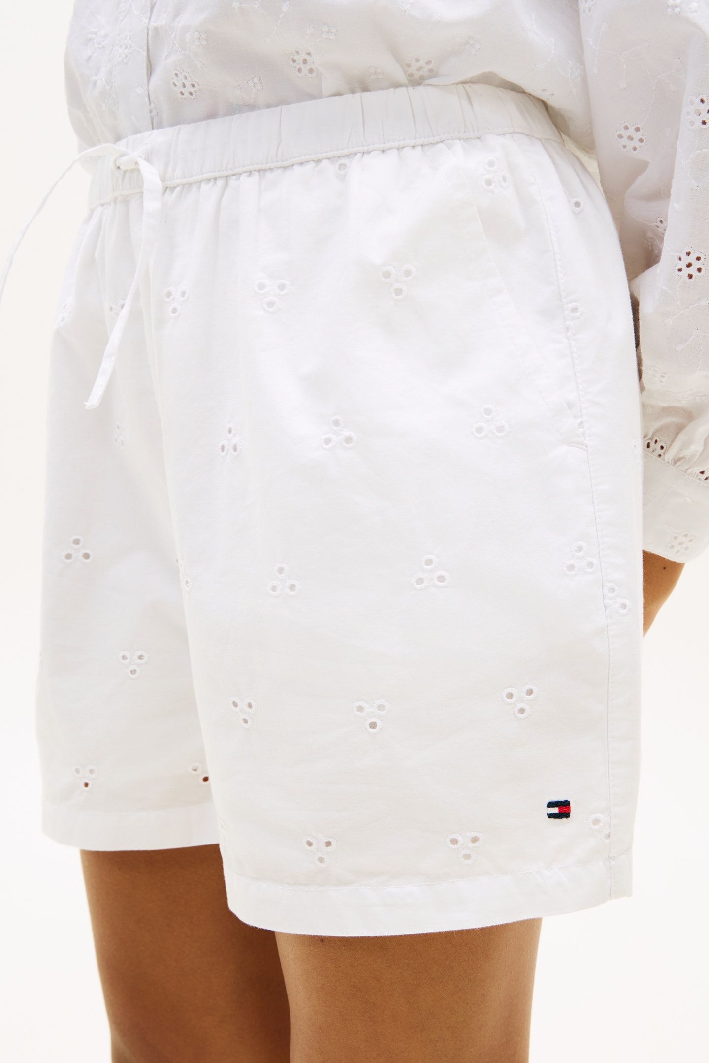 GIRLS BRODERIE ANGLAISE SHORTS WHITE 5