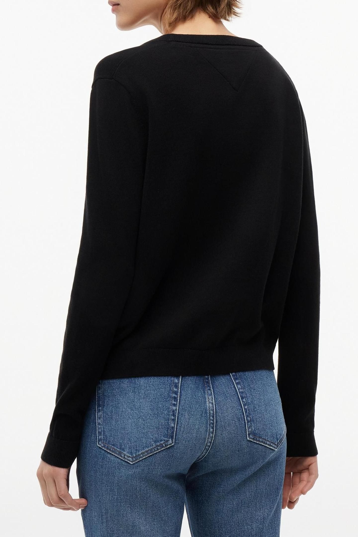 TJW ESSENTIAL VNECK BLACK 2