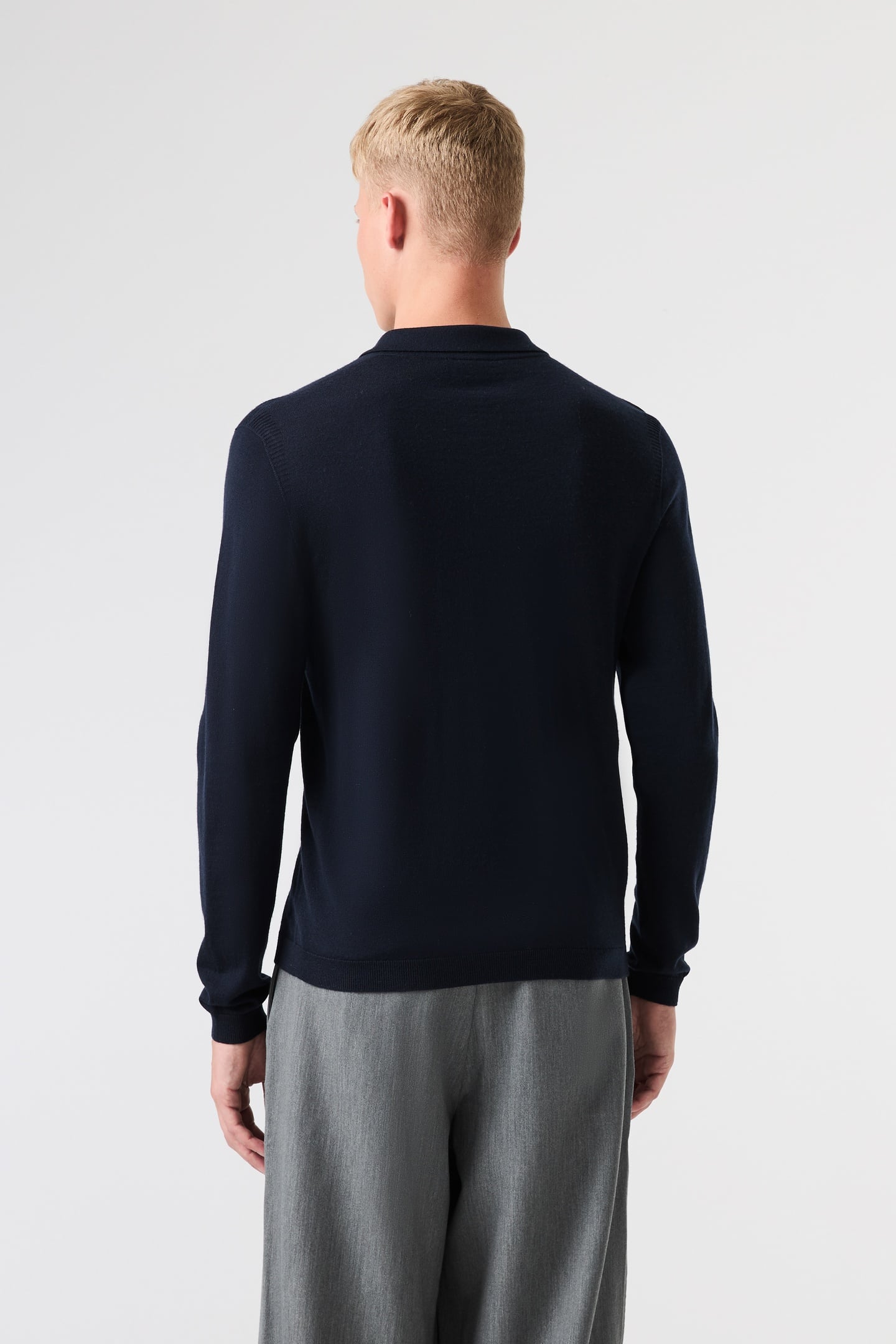 FYON V1.Y9.02 PULLOVER DARK NAVY 2