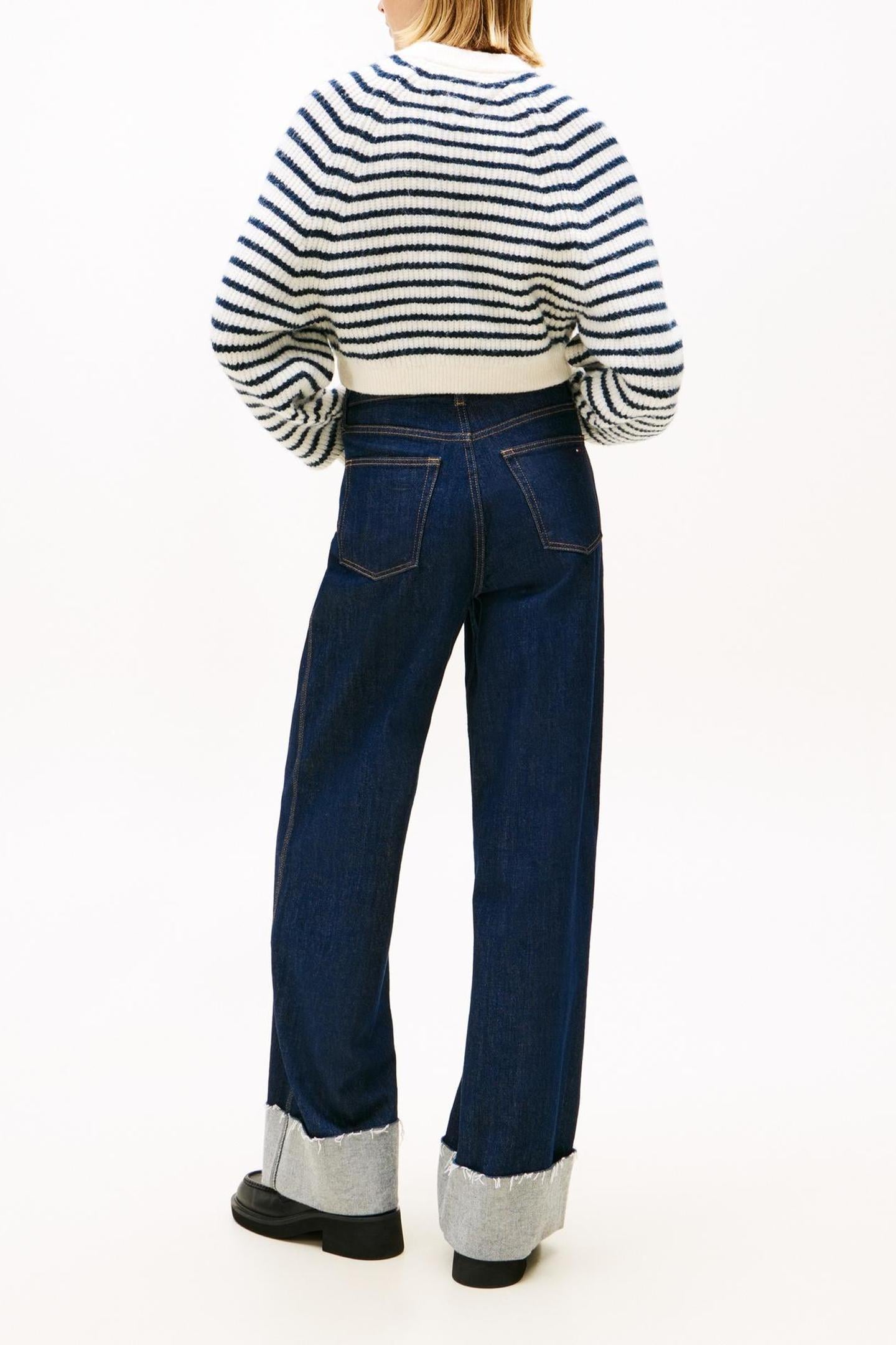 TJW CROP BADGE SWEATER ANCIENT WHITE/STRIPE 2