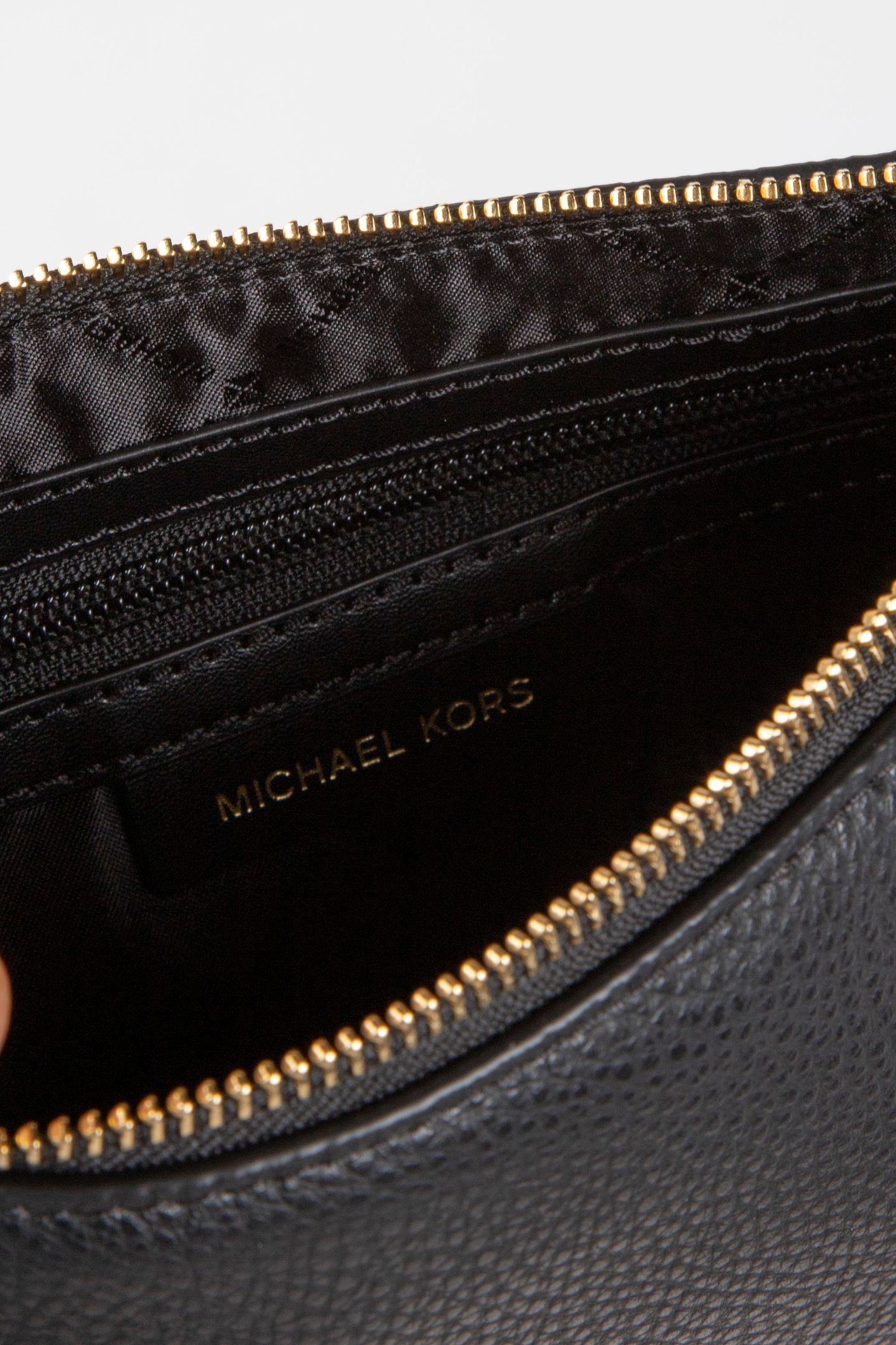 SMALL ZIP CROSSBODY BLACK 5