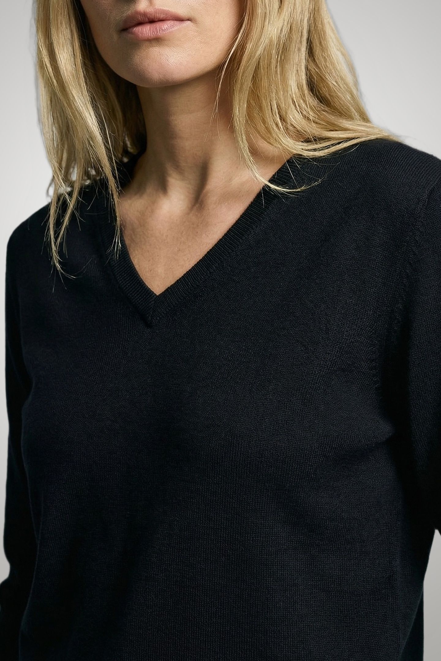 V-NECK SWEATER NAVY 6