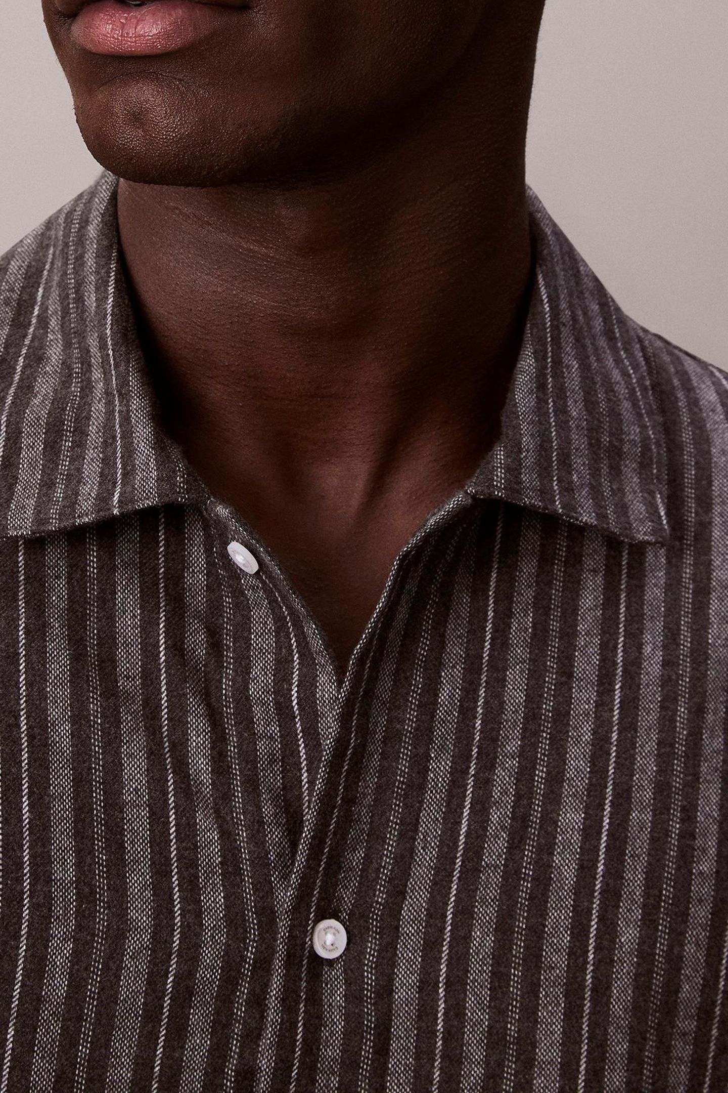 L/S BUTTON DOWN TOP SMOKED PEARL 5