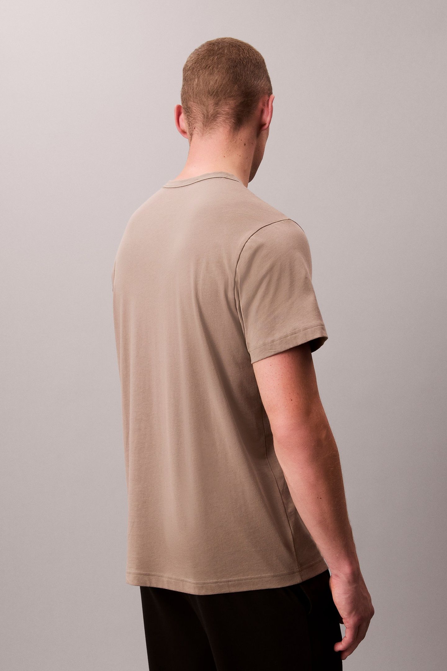 S/S CREW NECK CAPTIVATING GRAY 2