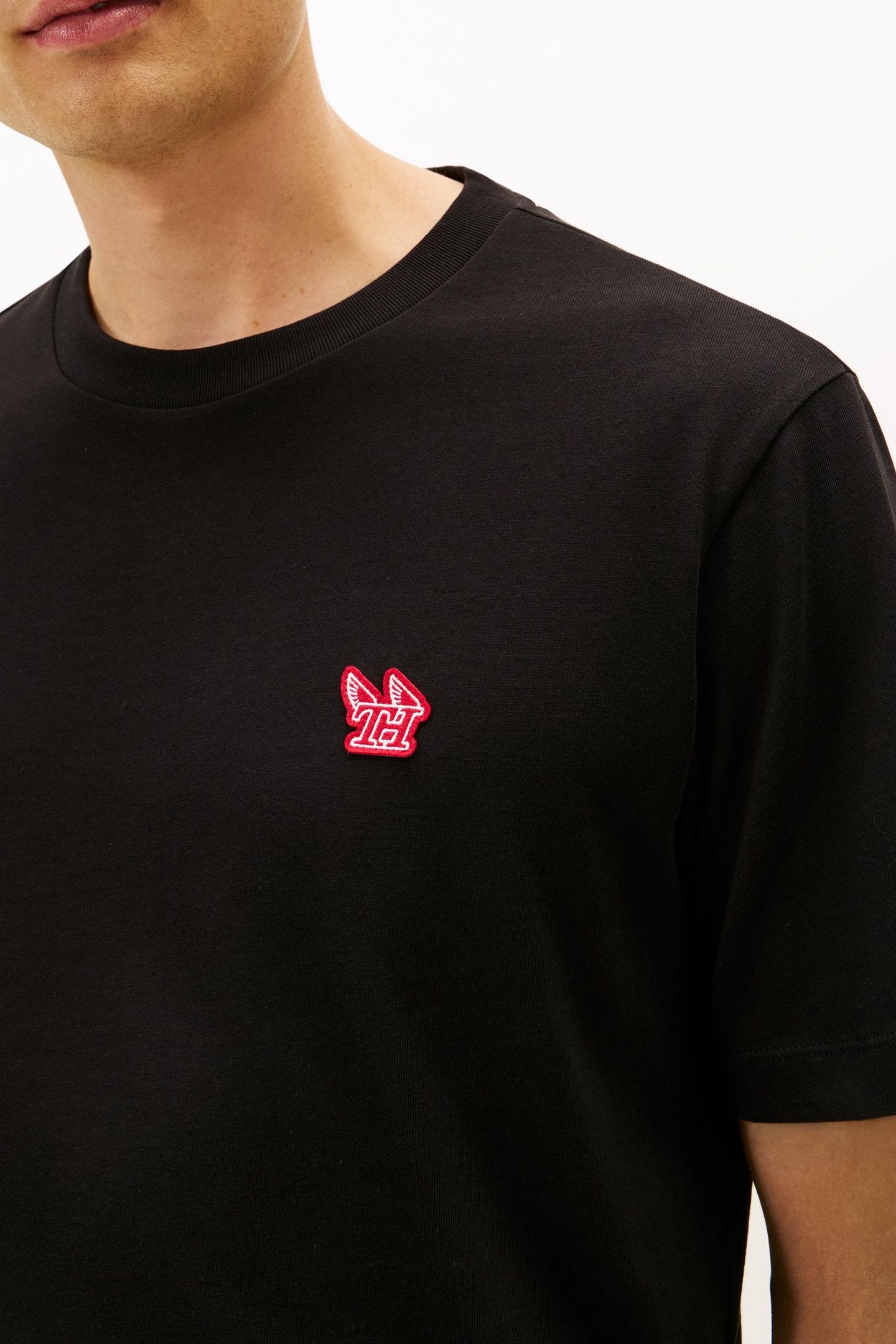 MODERN ATHLEISURE TEE BLACK 5