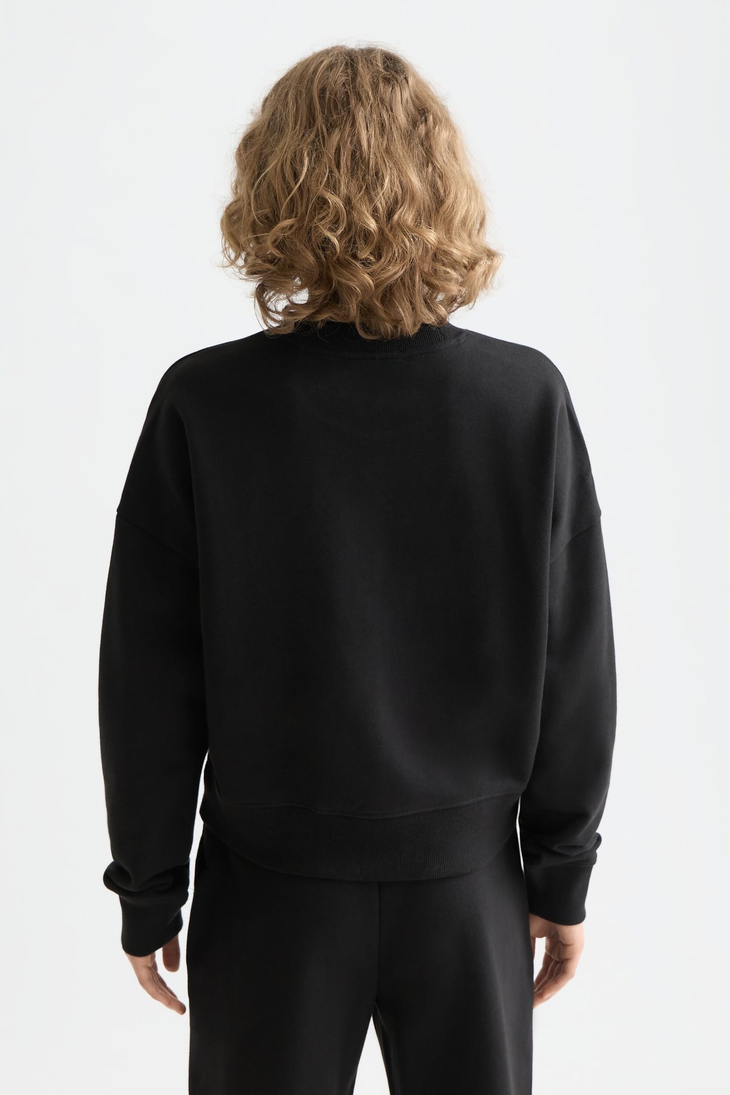 EMBROIDERED LOGO SWEATSHIRT BLACK 3