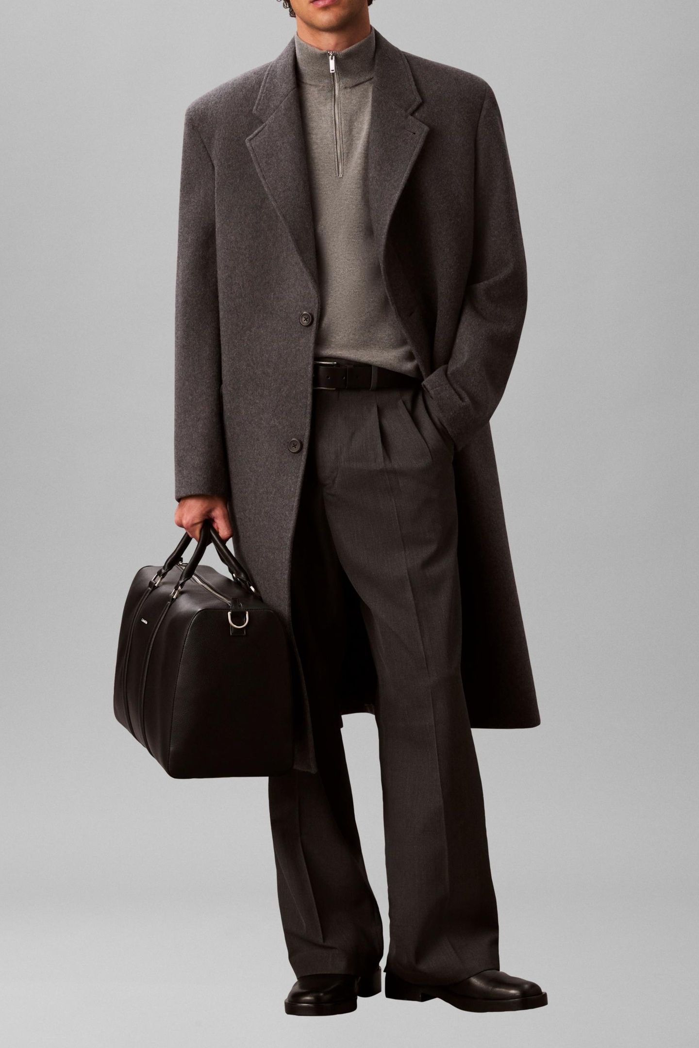 RAISED DUFFLE BAG BLACK 3