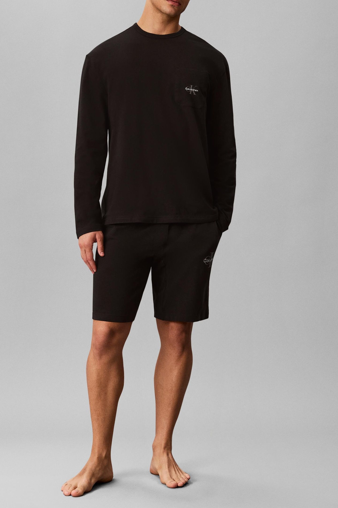MONOGRAM L/S CREW NECK BLACK 3