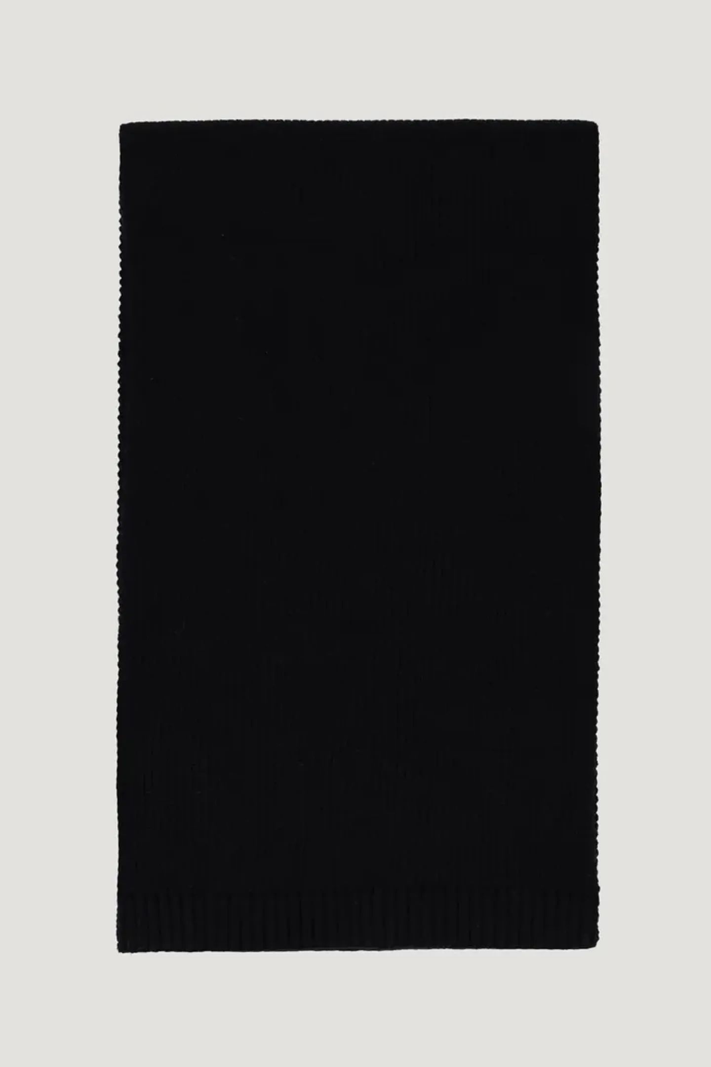 STUBAI SCARF BLACK 2