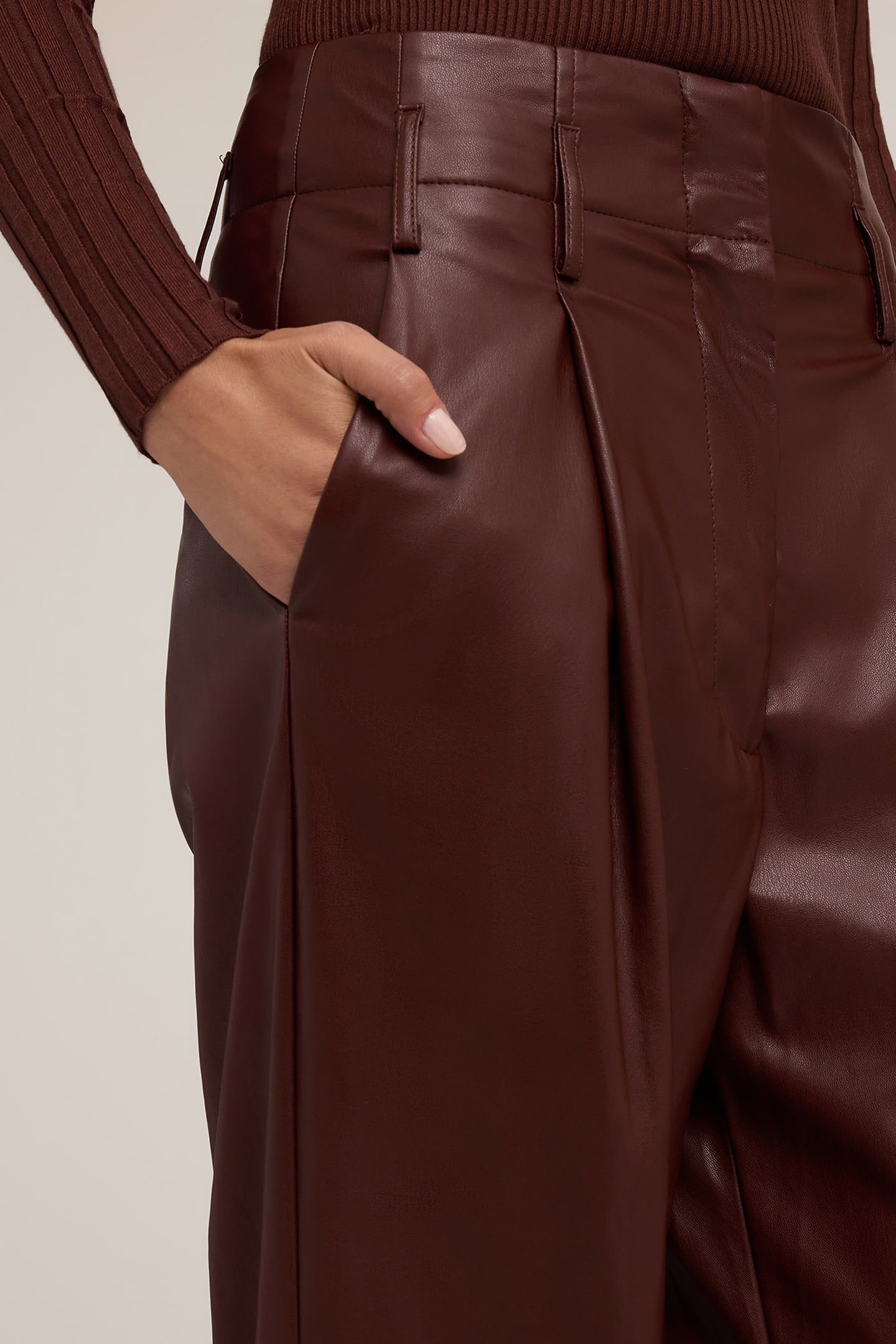 PLEATED TROUSERS IN COATED FABRIC BROWN 5