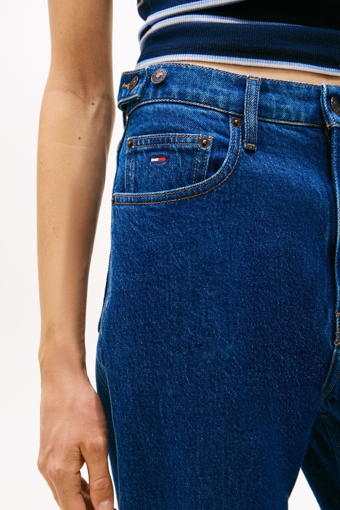 MOM JEAN TAPERED TAB DENIM DARK 5