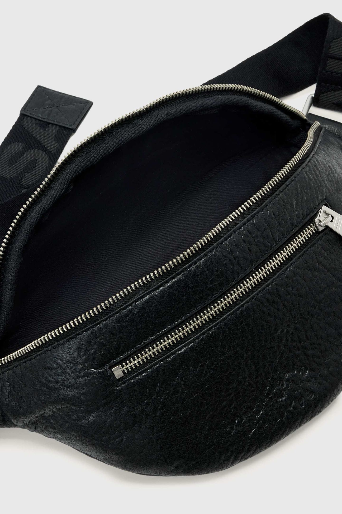 ITOKO LEATHER BUMBAG BLACK 4