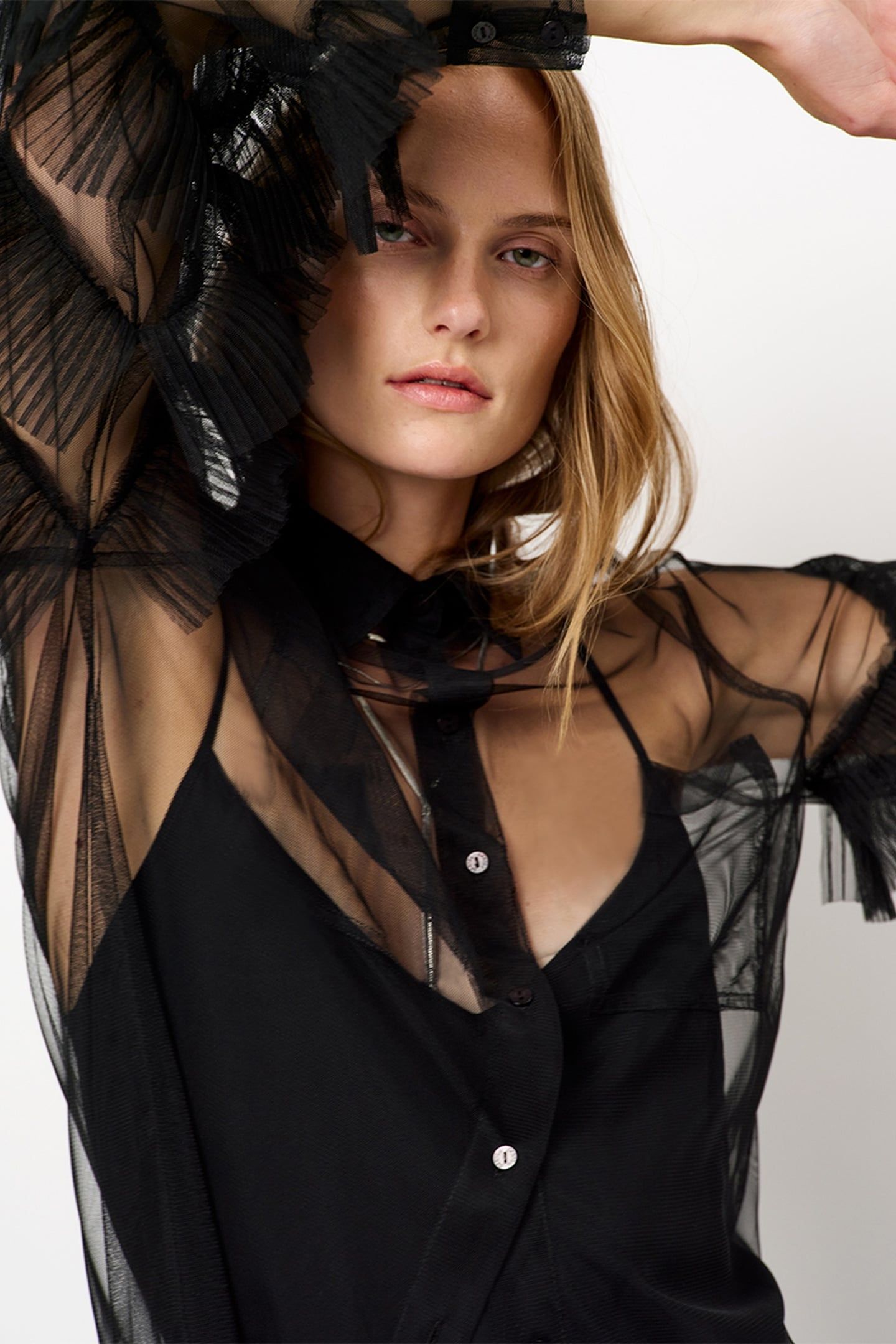 PIERS TULLE RUFFLED SHIRT RAVEN 5