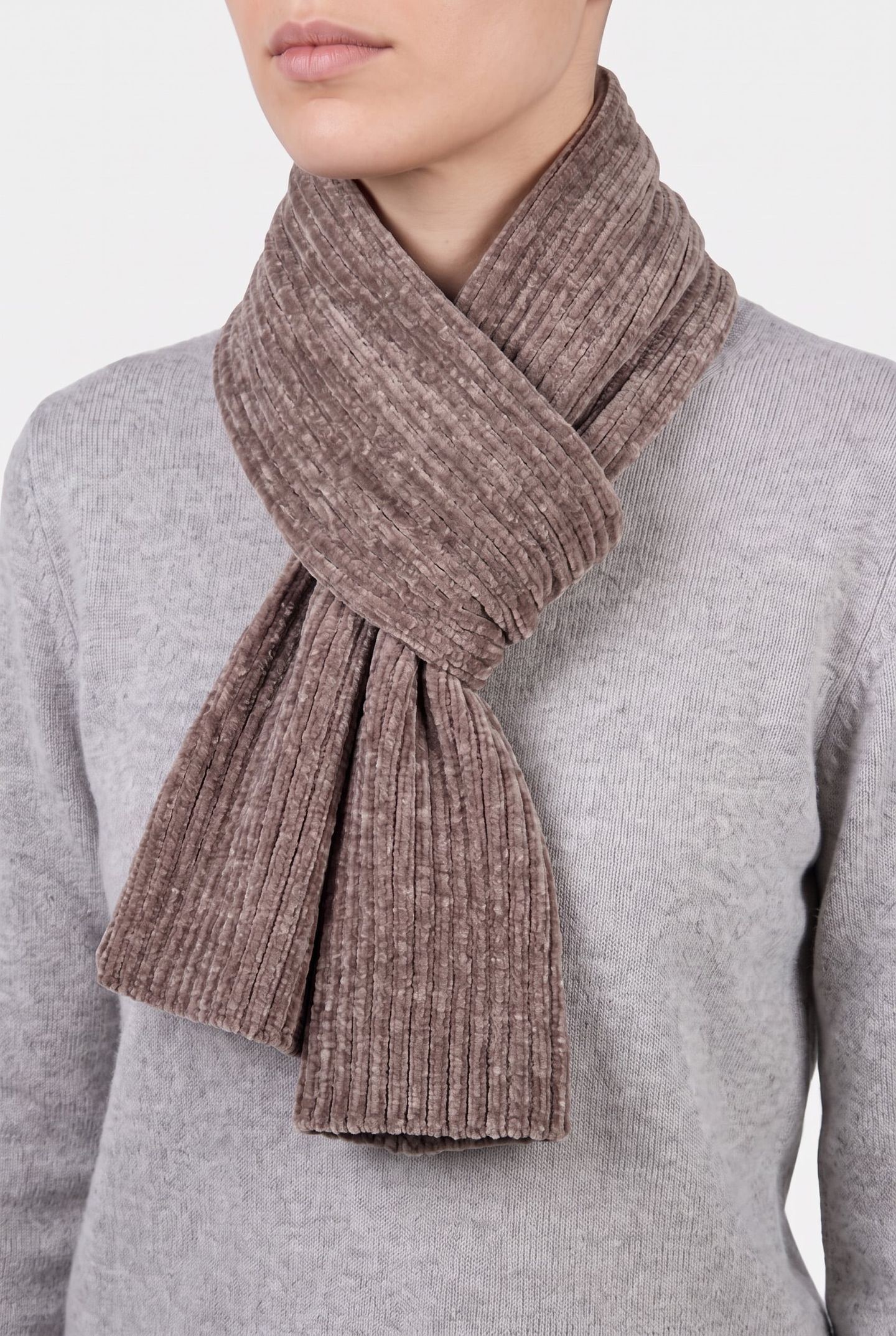 DELILAH CHENILLE SCARF BEIGE 1