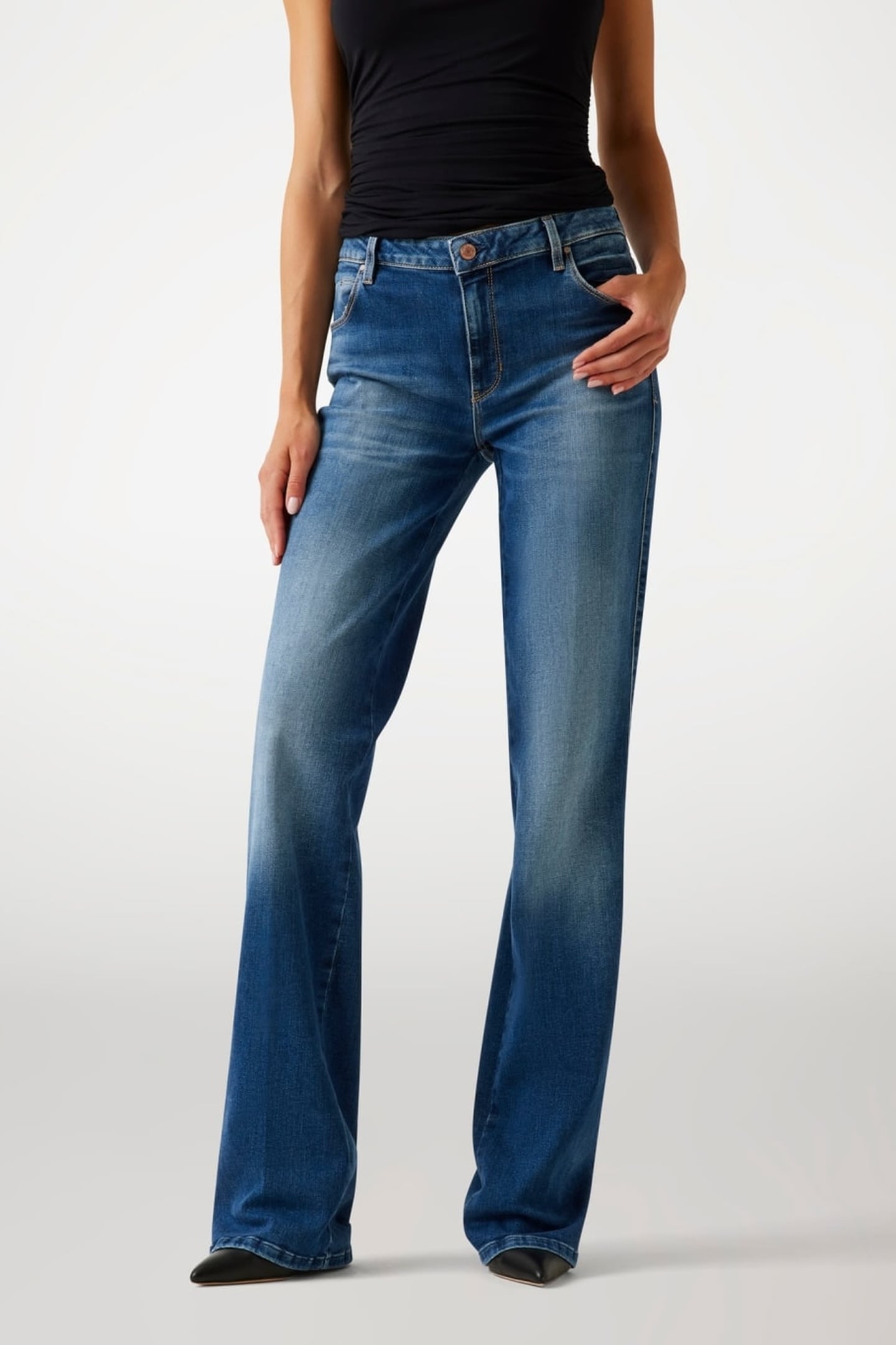 SEXY STRAIGHT SERENADE WASH 1