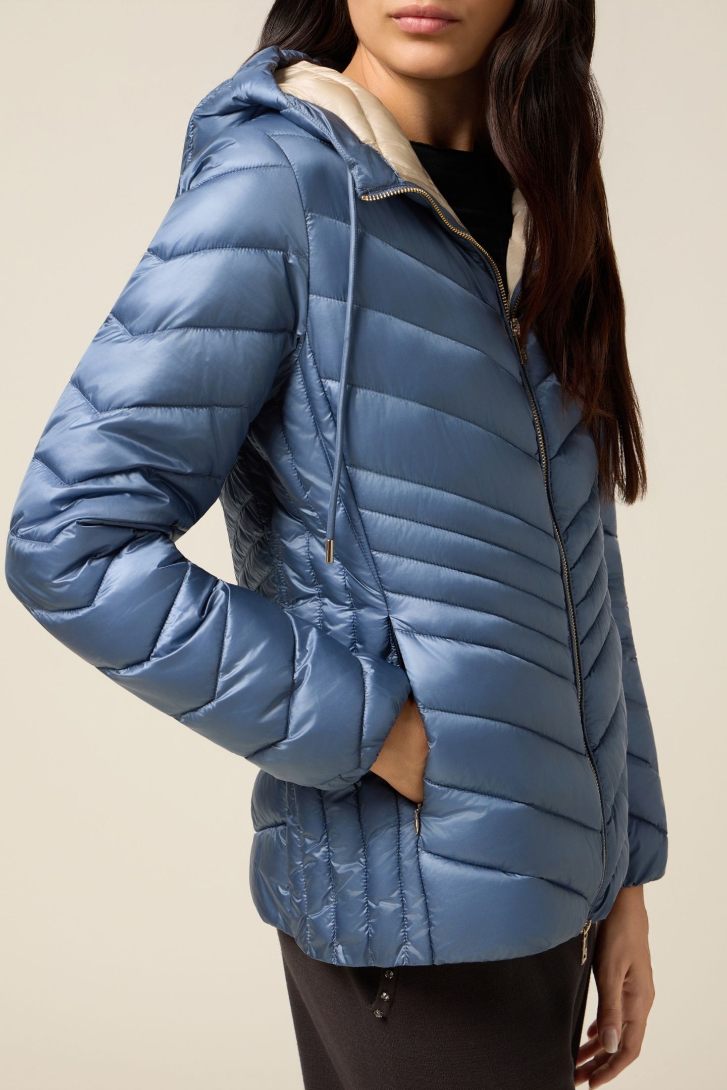 LIGHTWEIGHT HOODED DOWN JACKET LIGHT BLUE 4