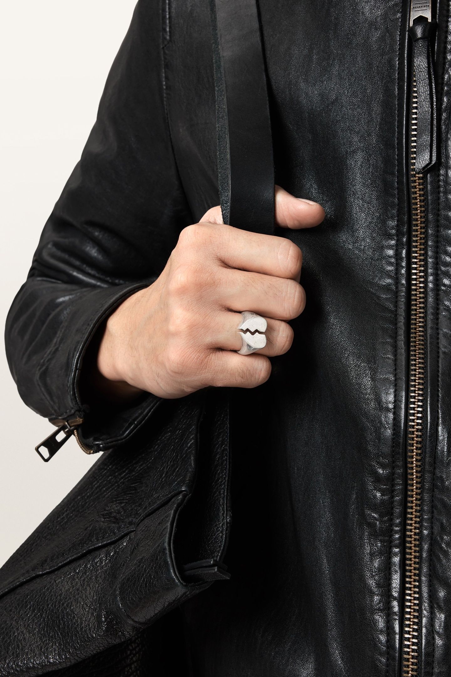 BROKEN HEART RING SILVER 4