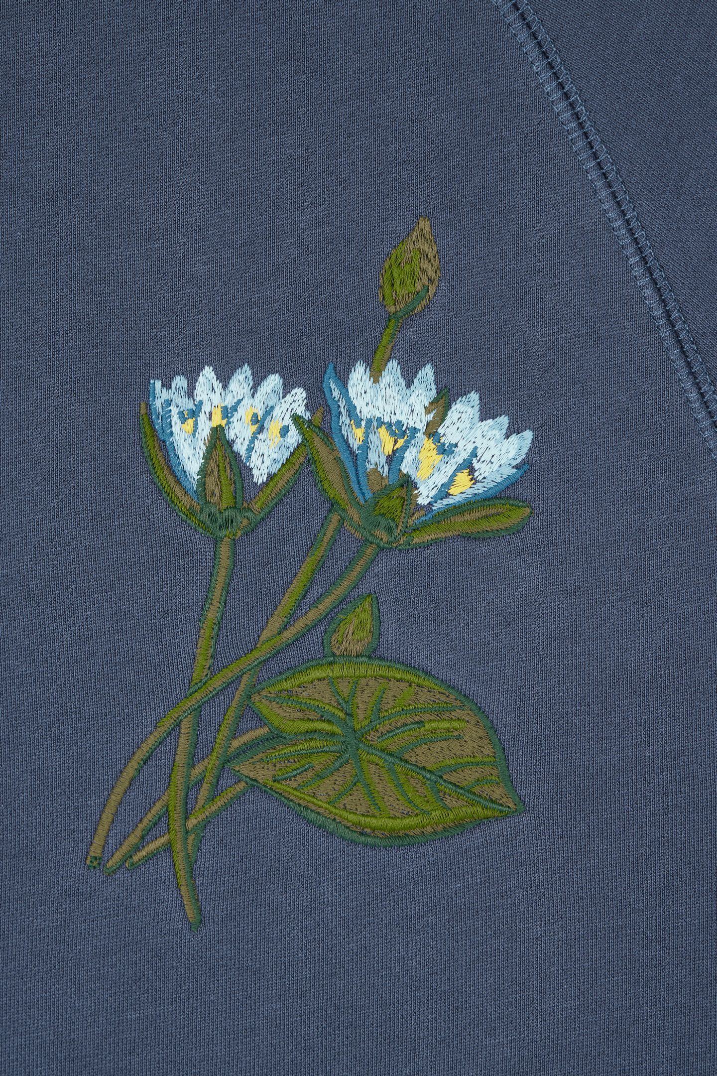MENS LS SWEATSHIRT FLORAL EMB INDIGO 7