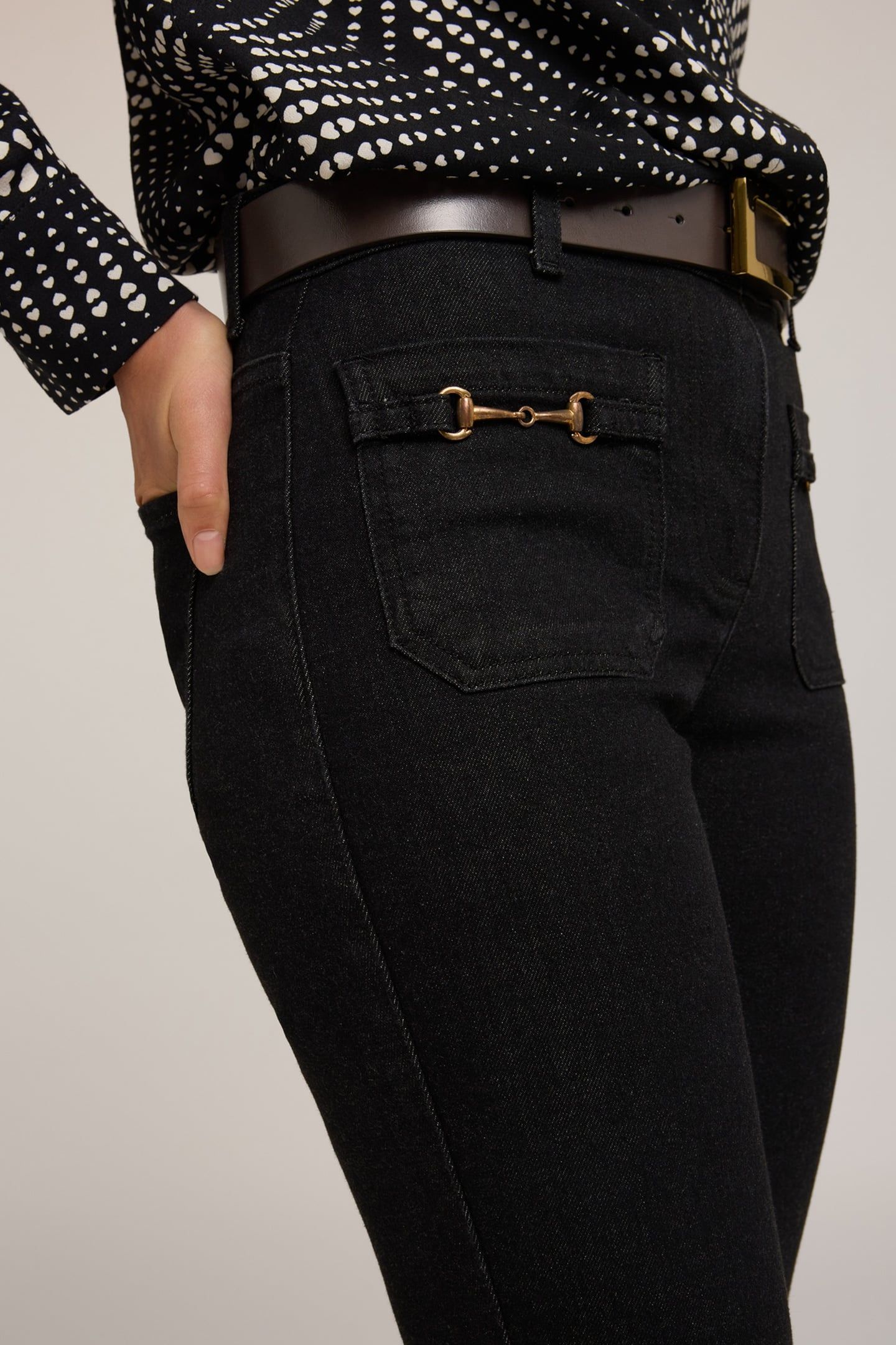 FLARE JEANS WITH METAL TOGGLES BLACK 5