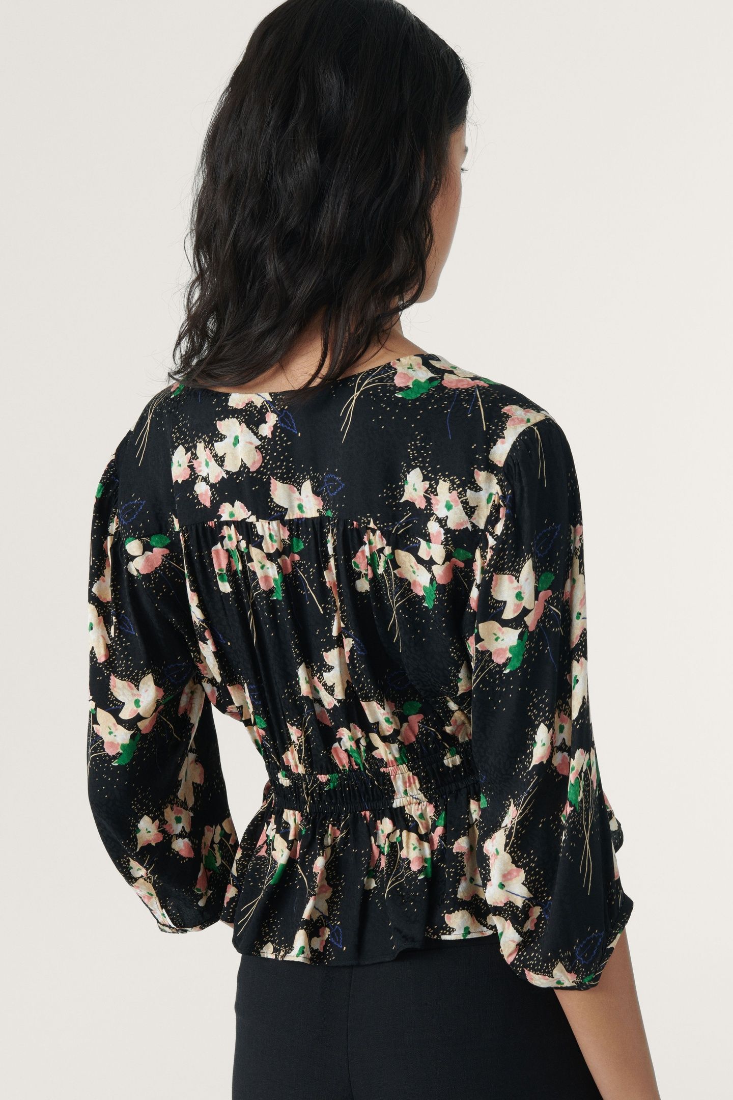 SHORT SLEEVES TOP BLACK 2