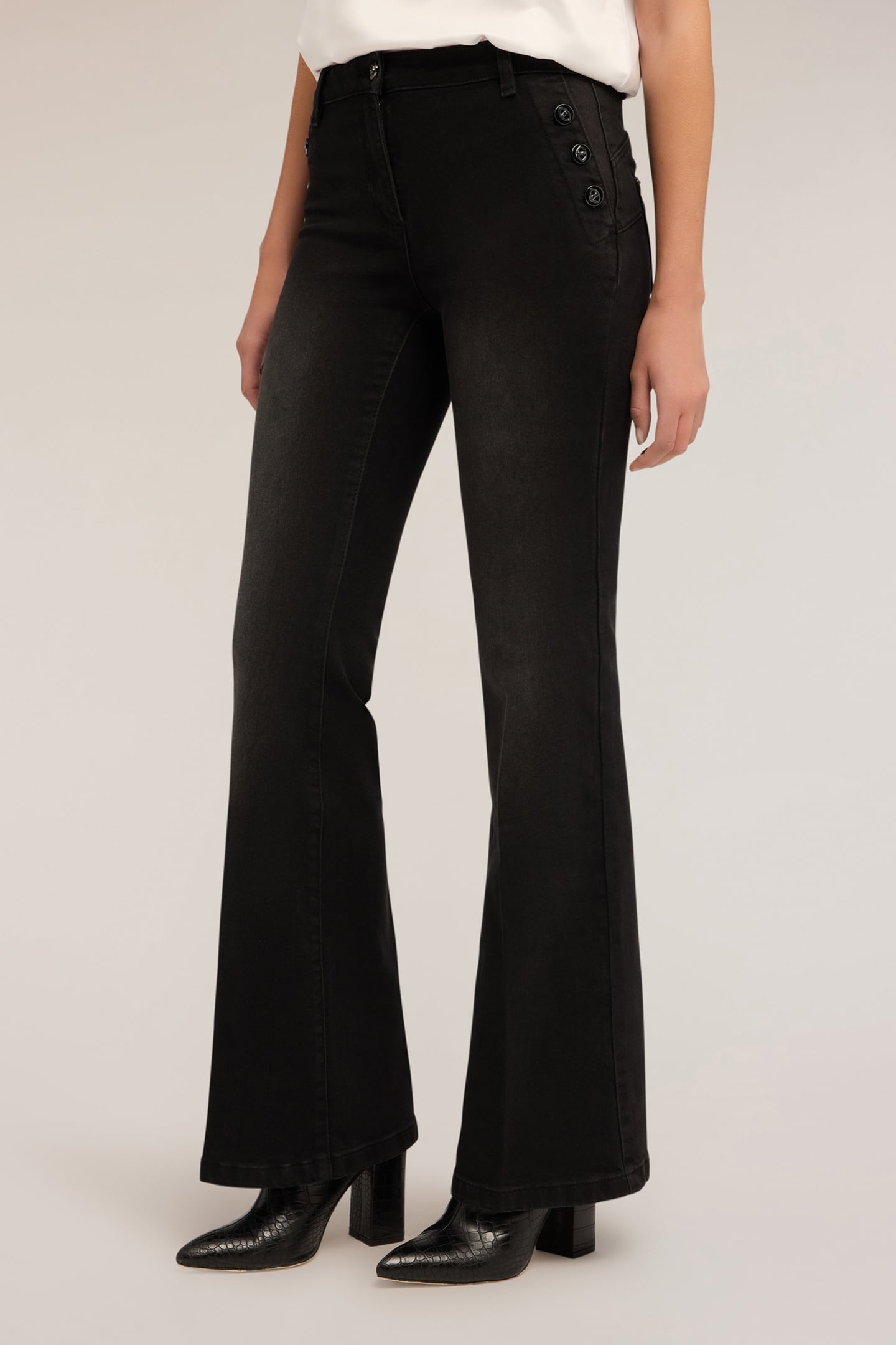 ELLE PUSH-UP FLARE JEANS BLACK 2