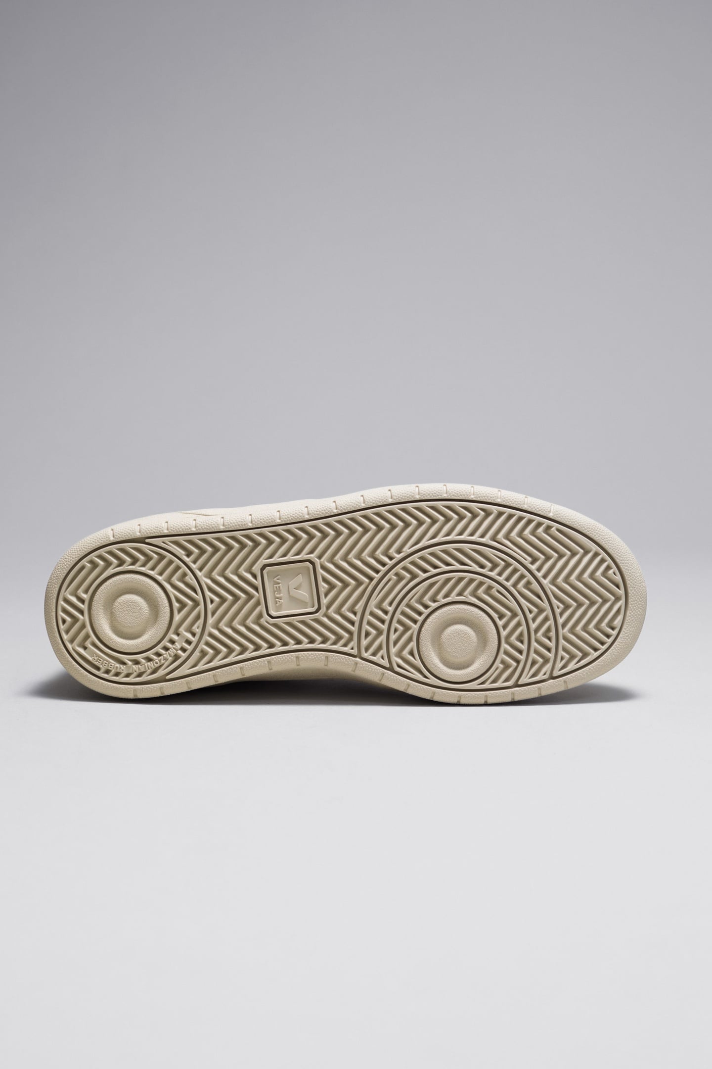 VEJA V-10 MESH WHITE 3