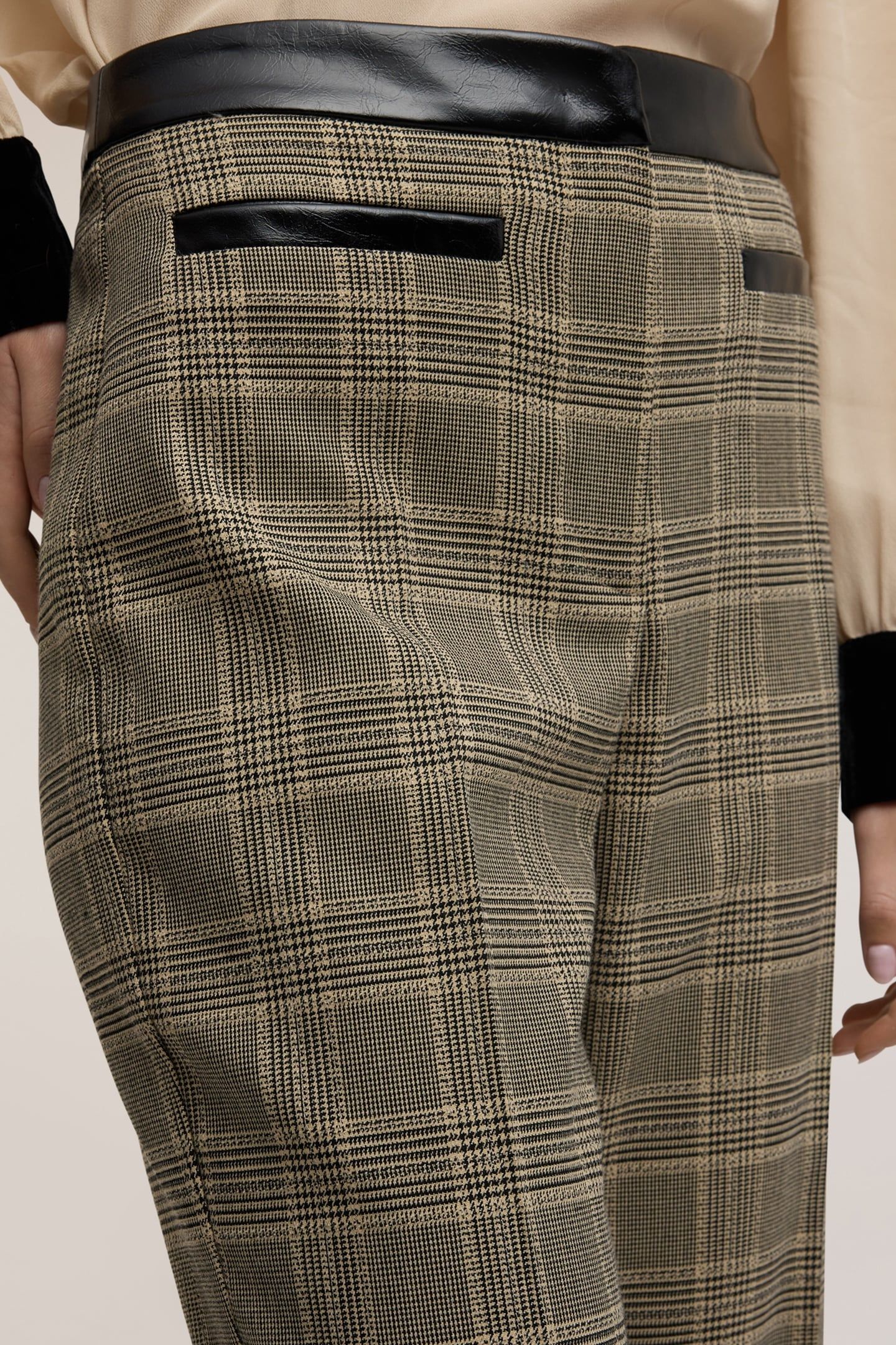 CROPPED YARN-DYED CHECK PATTERN TROUSERS BEIGE 5