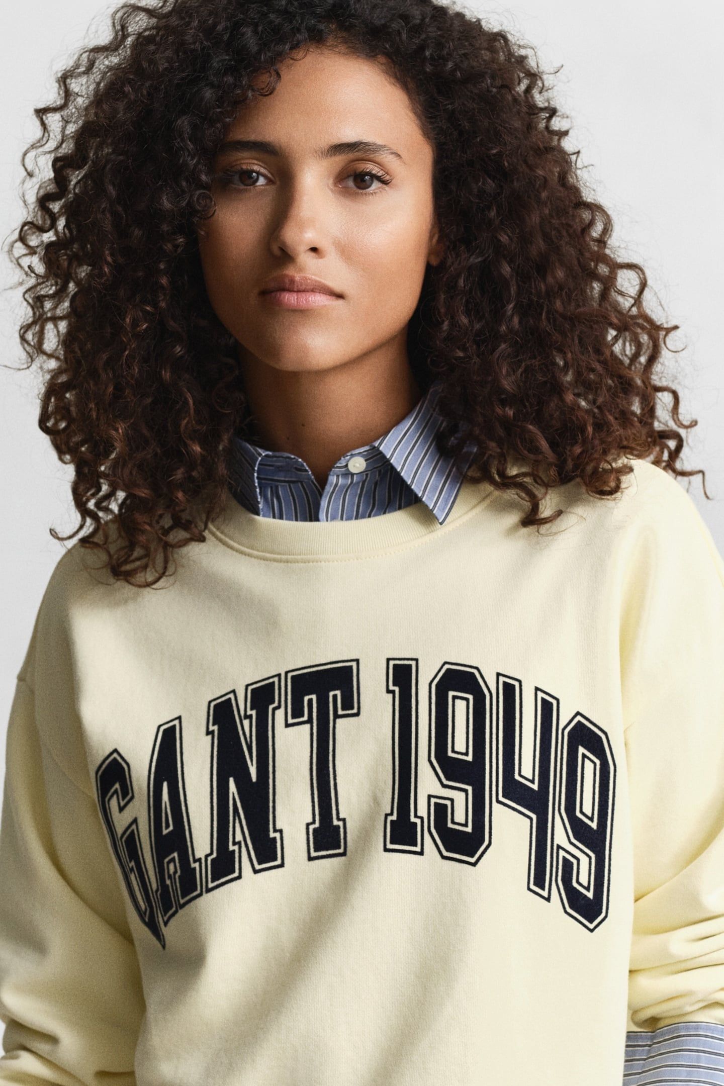 GRAPHIC C-NECK SWEAT VANILLA YELLOW 5