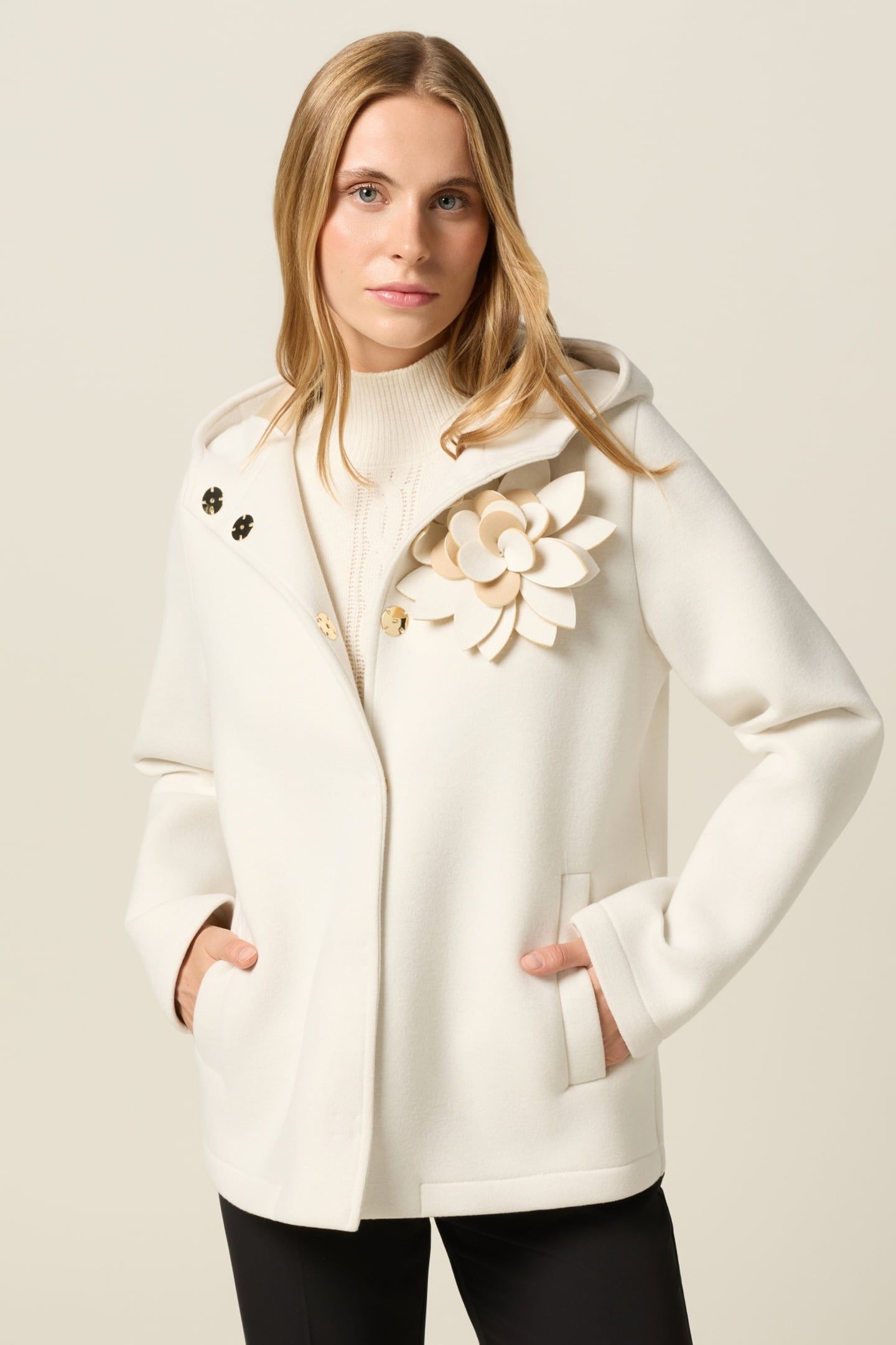 SHORT COAT IN SCUBA FABRIC WITH BROOCH WHITE 1