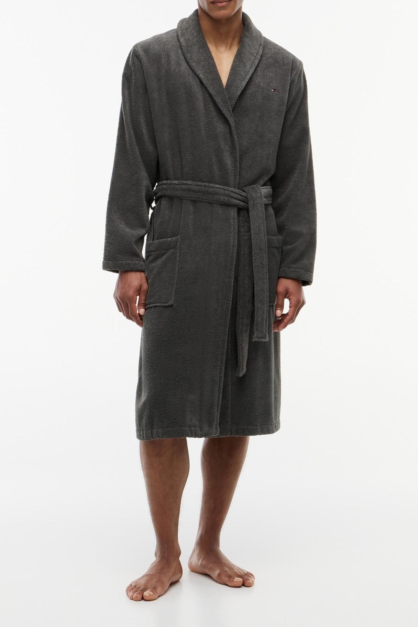 BATHROBE MAGNET 1