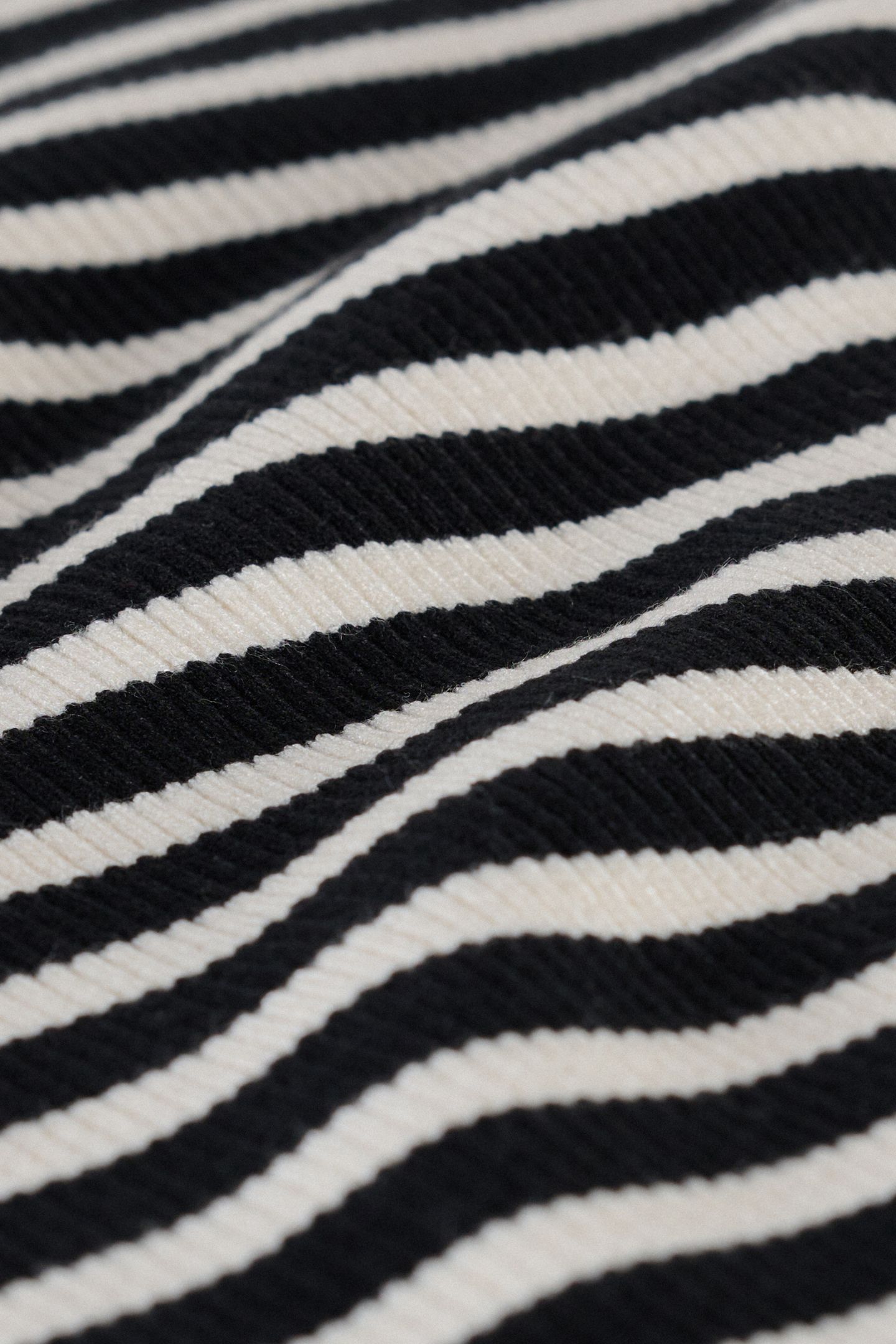 LONG SLEEVES KNIT BLACK 8