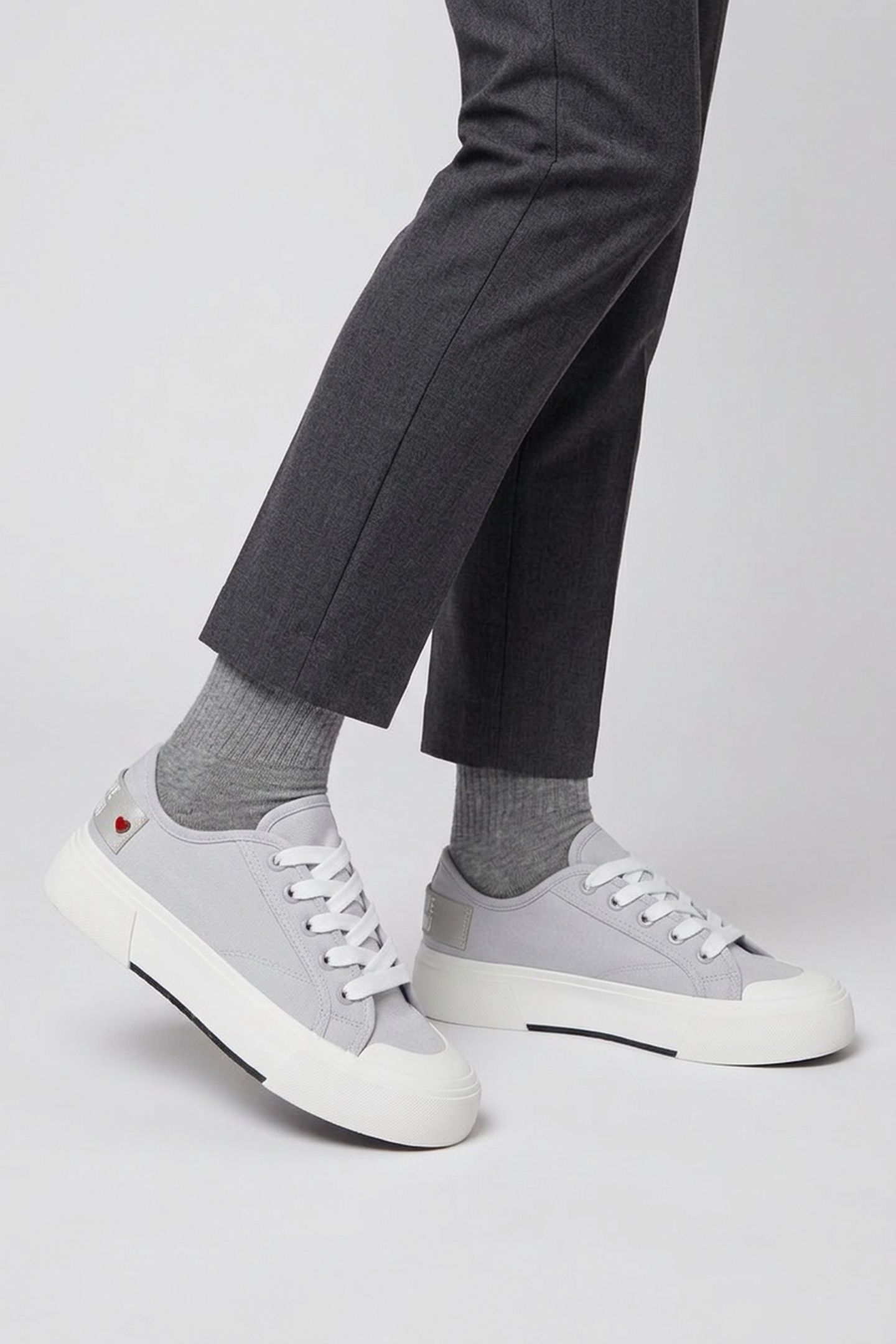 SNEAKERS GREY 3
