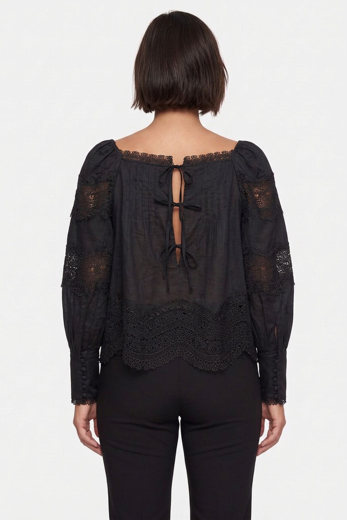 LA BRYCE TREASURE BLOUSE BLACK 2