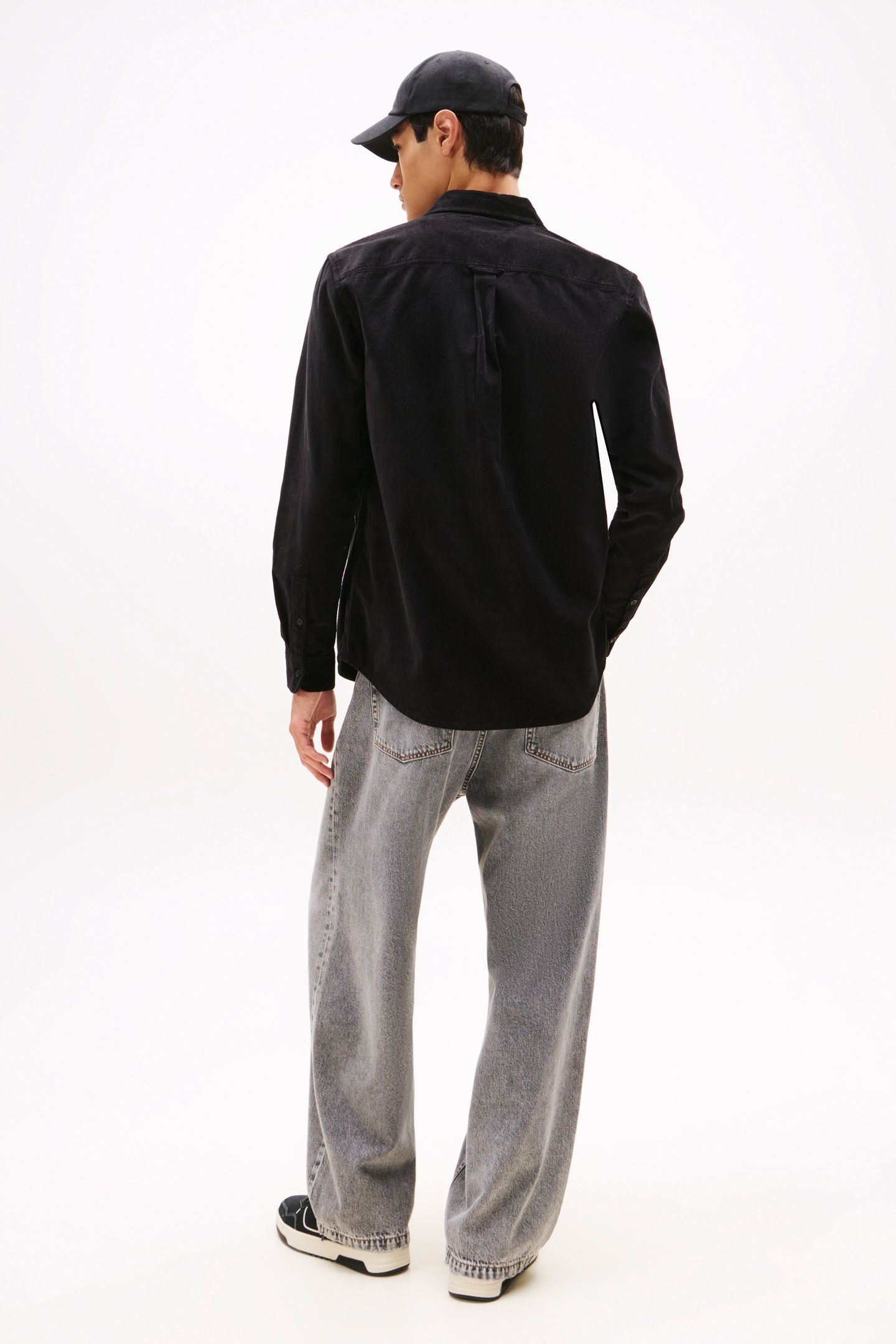 TJM REG BABY CORD SHIRT BLACK 2