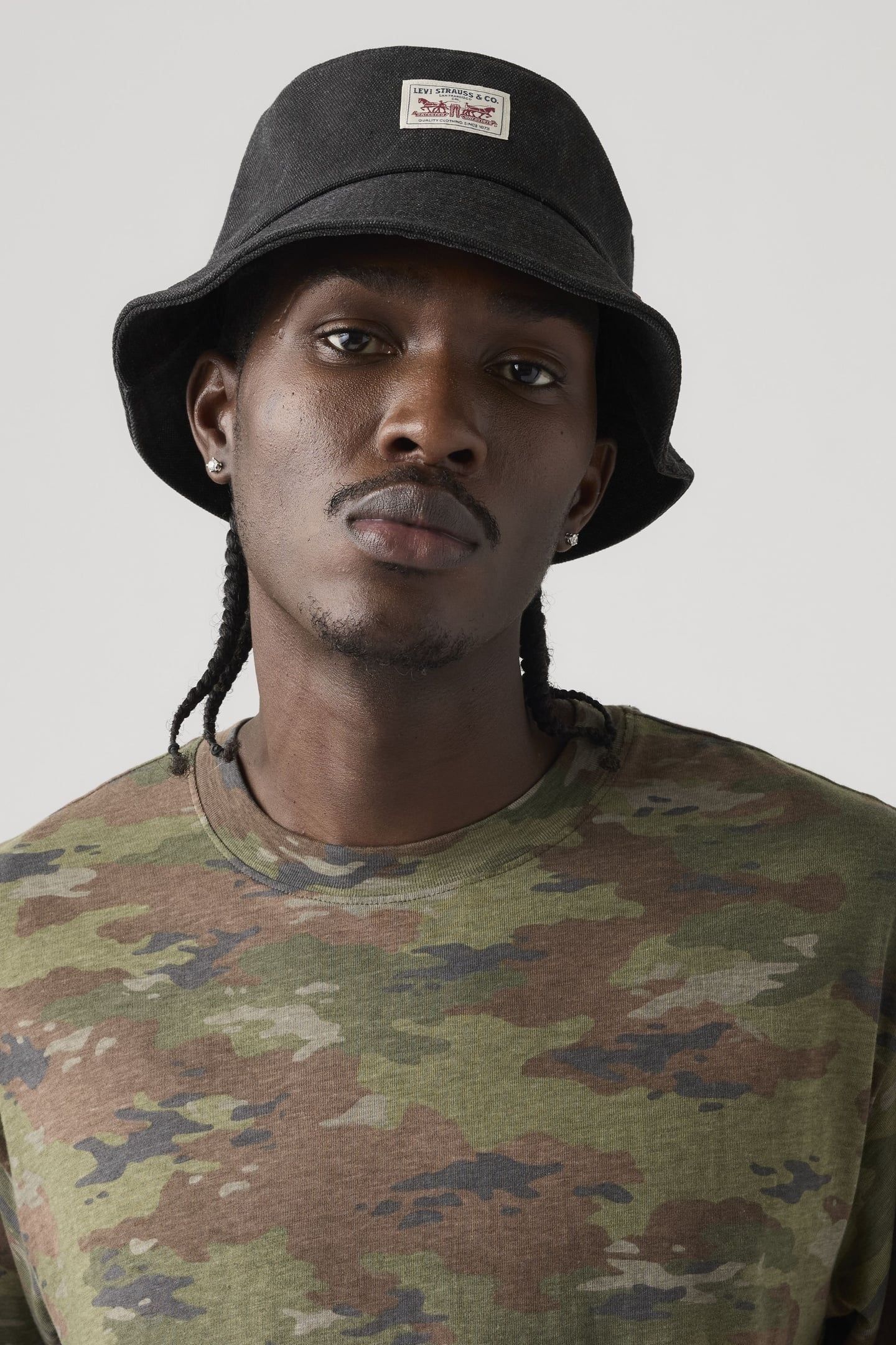 STRAUSS BUCKET HAT 3