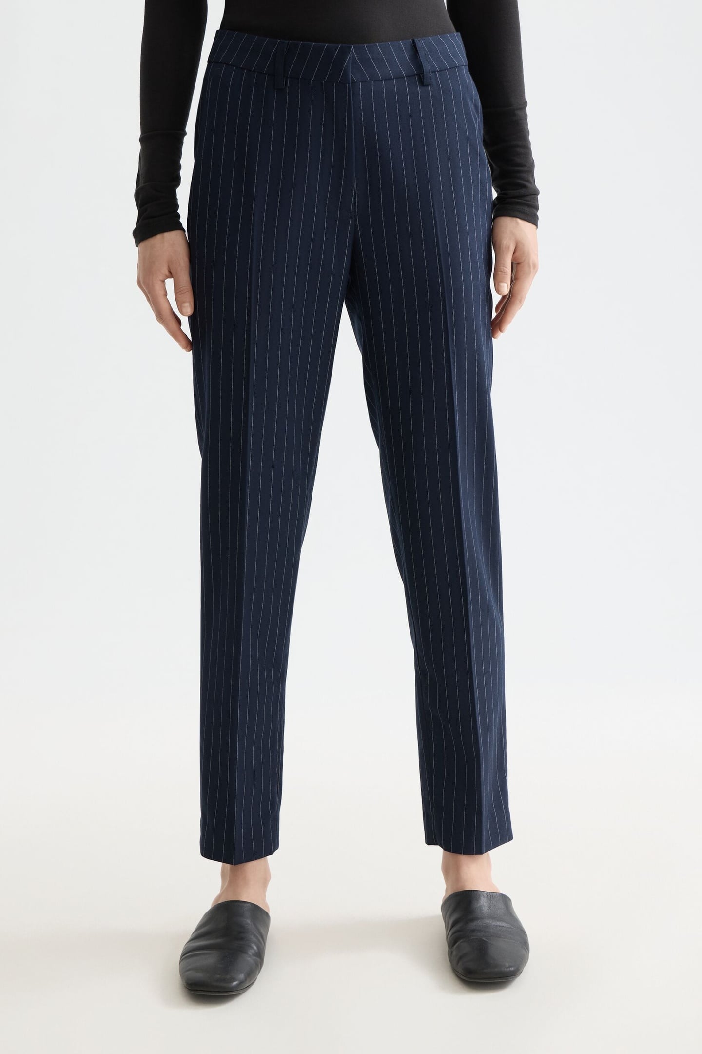 LOWRY PANT NIGHT BLUE PINSTRIPE 1