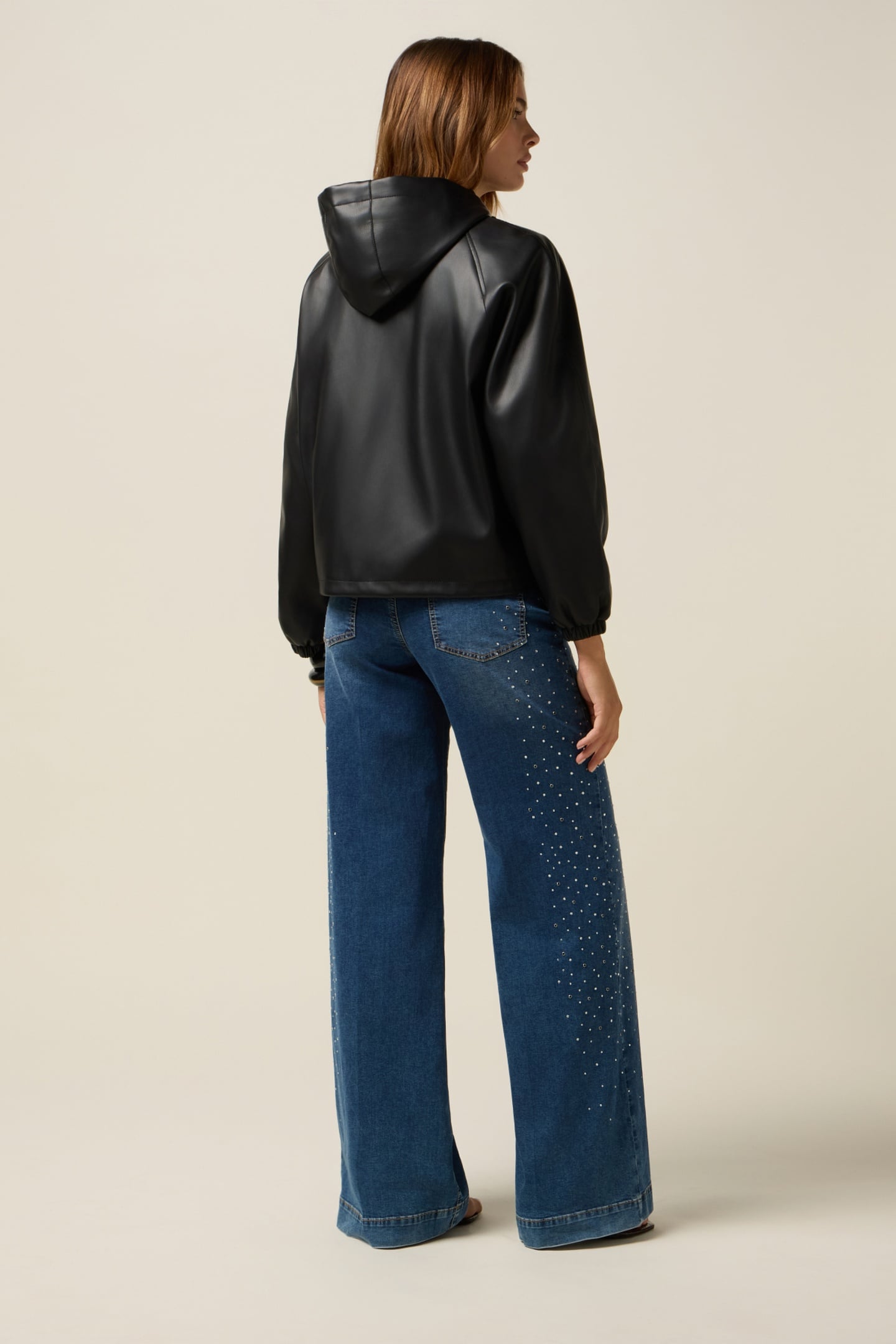 SHORT JACKET WITH HOOD AND ZIP BLACK 6