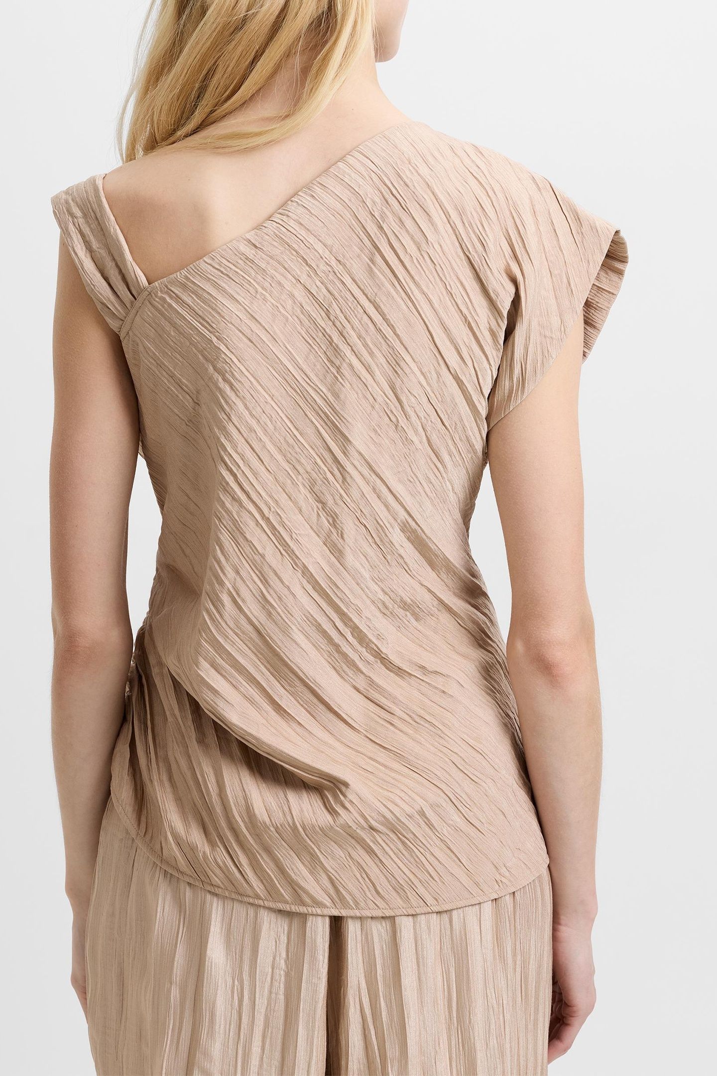 NOVIE ASYMMETRIC TOP WARM NEUTRAL 3