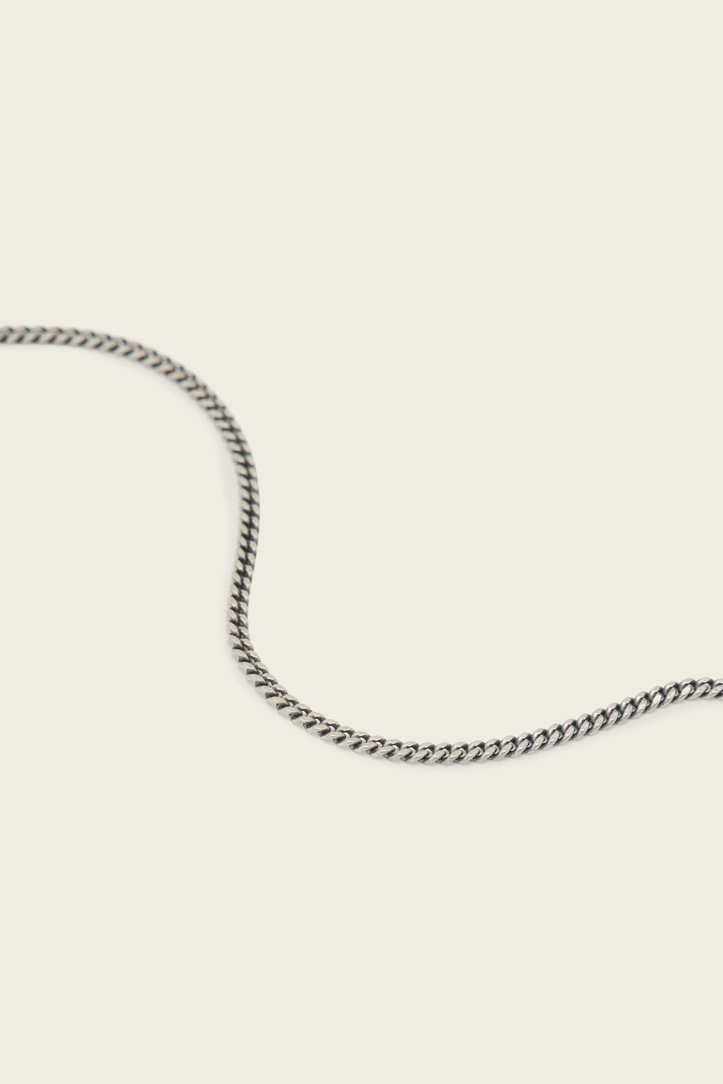 AXL CURB NCKLC MED SILVER 4