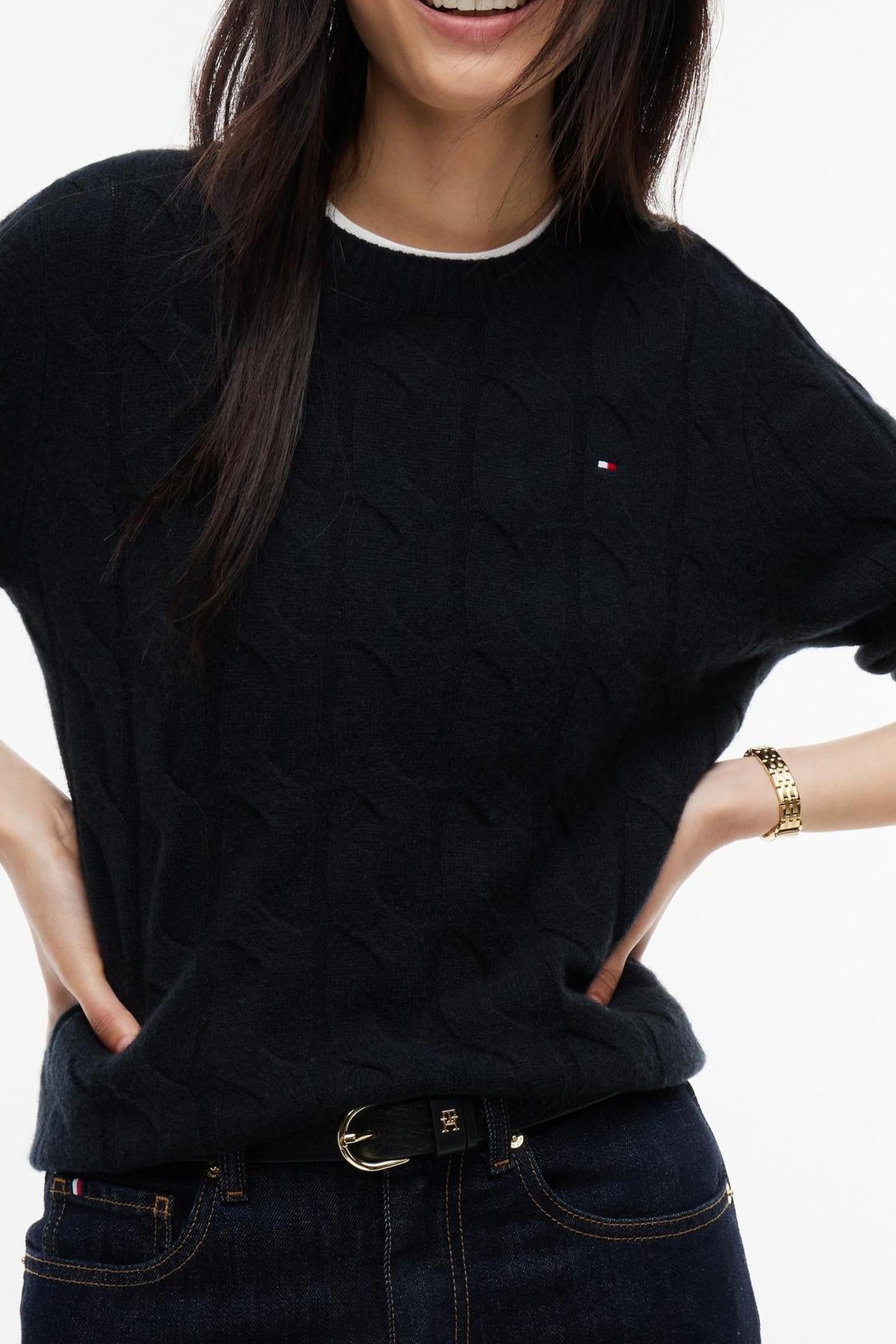 SOFT WOOL CABLE C-NECK BLACK 7