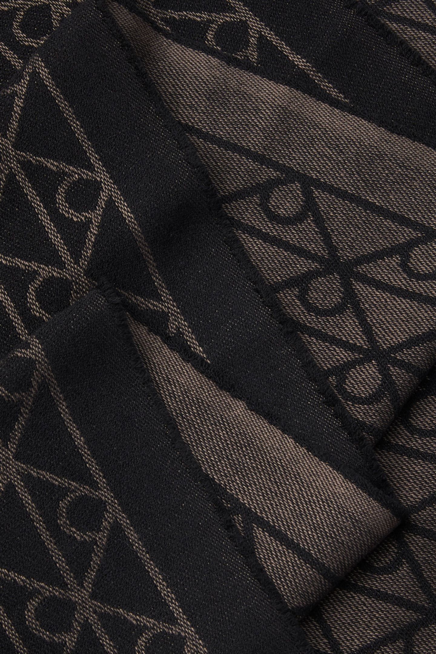 EMBLEM TONAL WOOL SCARF MULCH 4